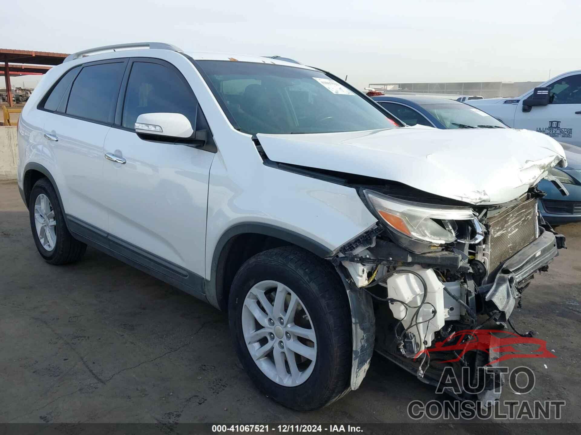 KIA SORENTO 2014 - 5XYKT3A61EG484024
