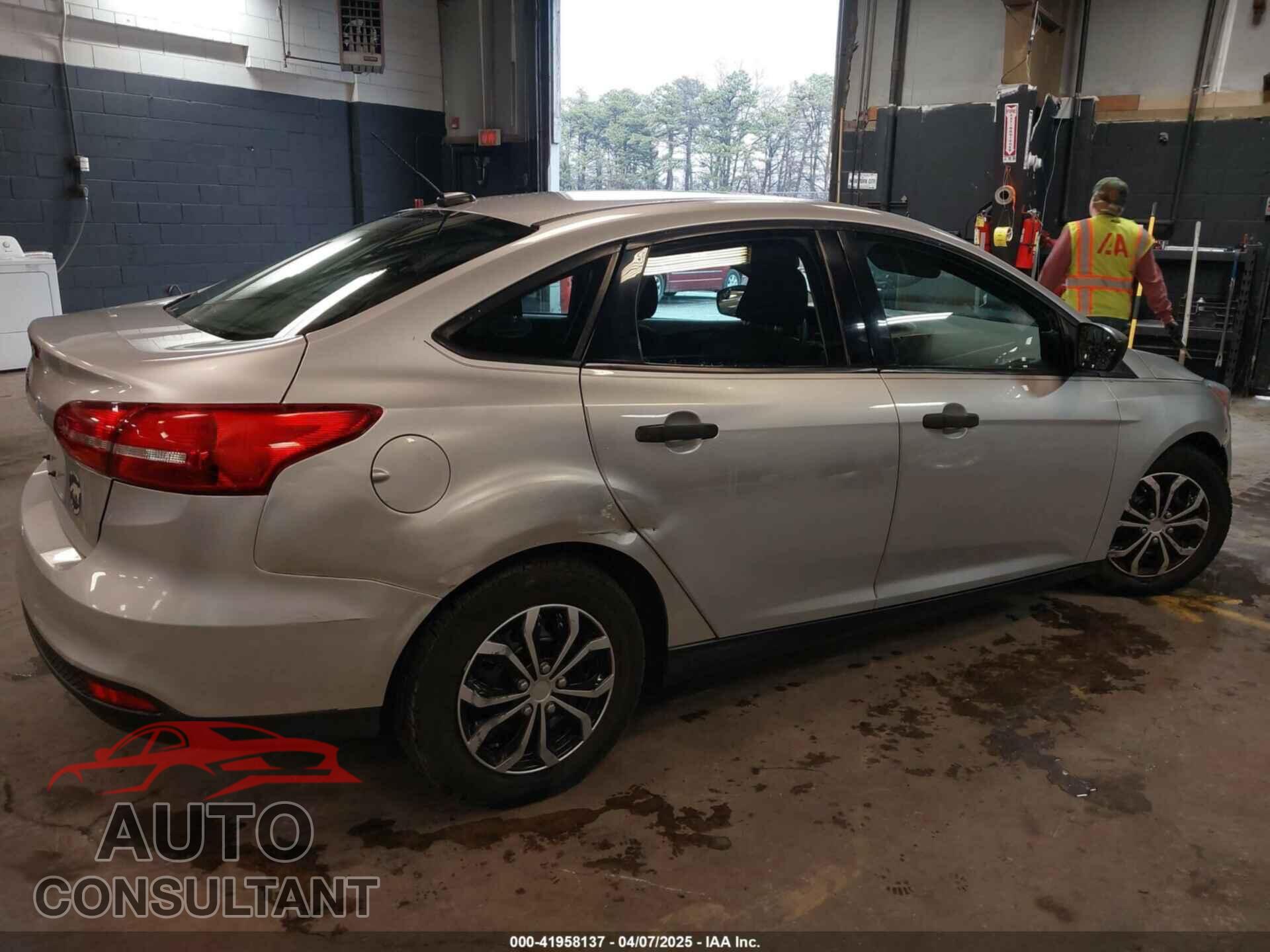 FORD FOCUS 2016 - 1FADP3E22GL390039
