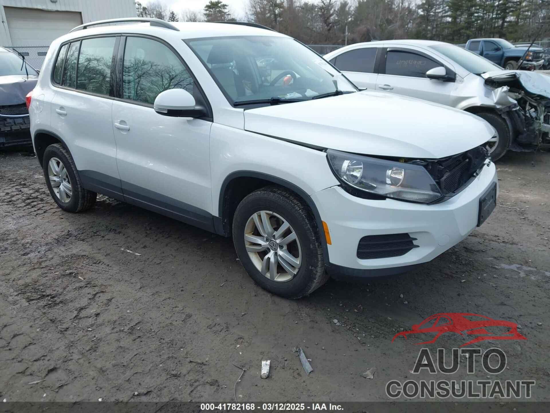 VOLKSWAGEN TIGUAN 2017 - WVGBV7AX3HK020883