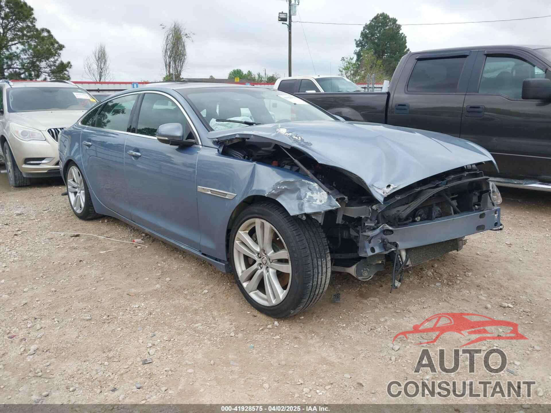 JAGUAR XJ 2013 - SAJWA2G17DLV57561