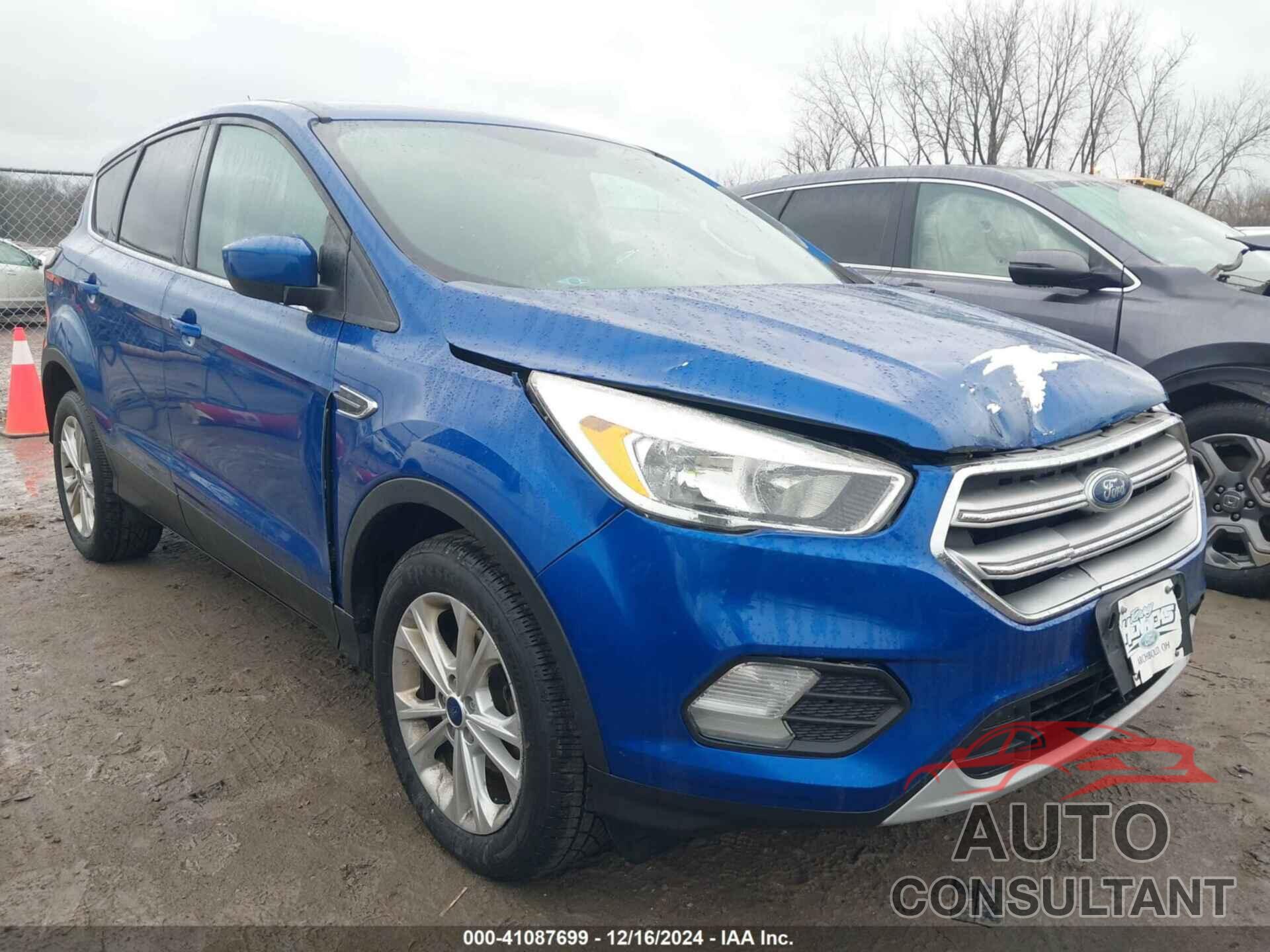 FORD ESCAPE 2017 - 1FMCU0GD4HUC63800