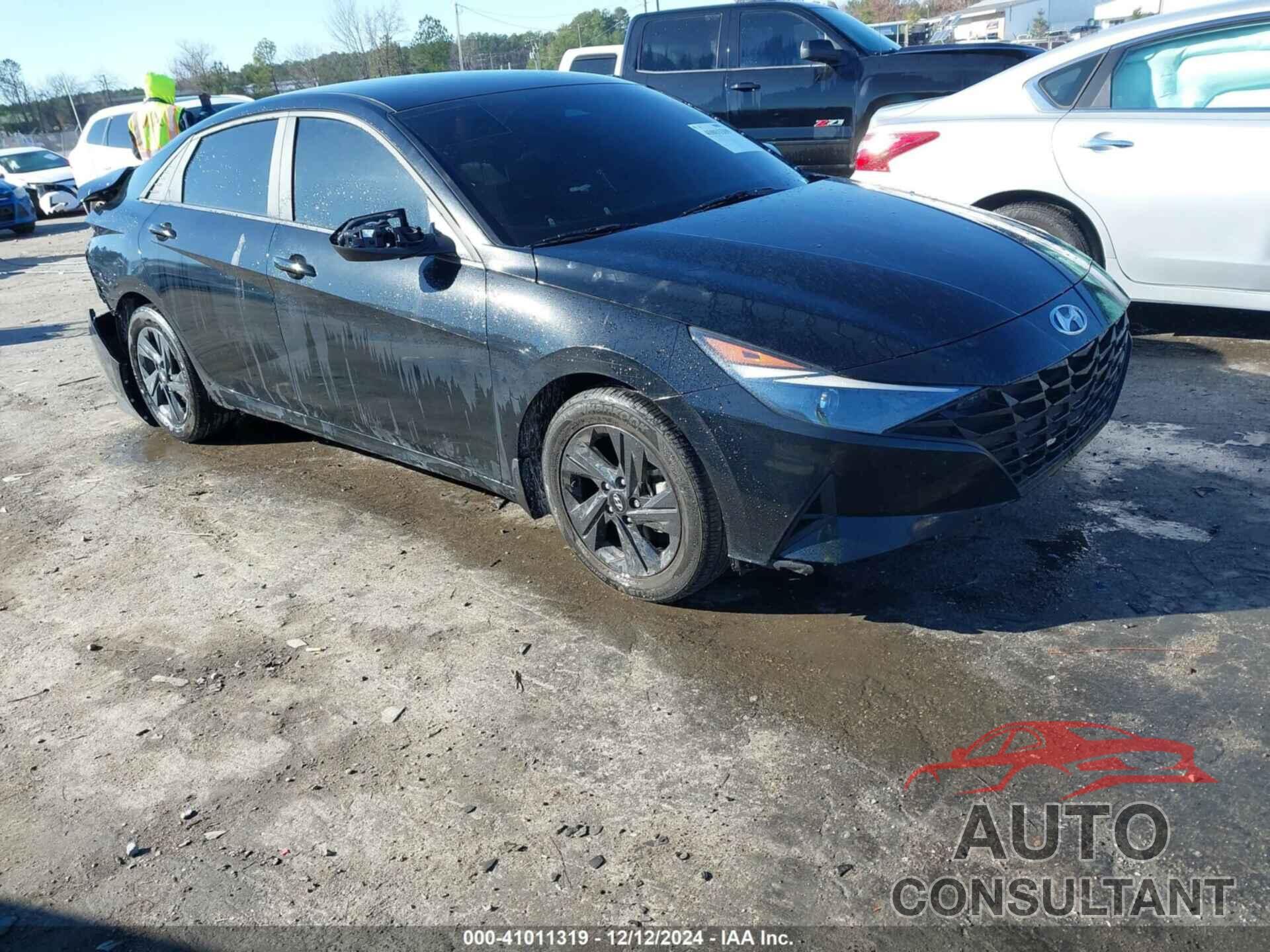 HYUNDAI ELANTRA 2023 - KMHLM4AG7PU453423