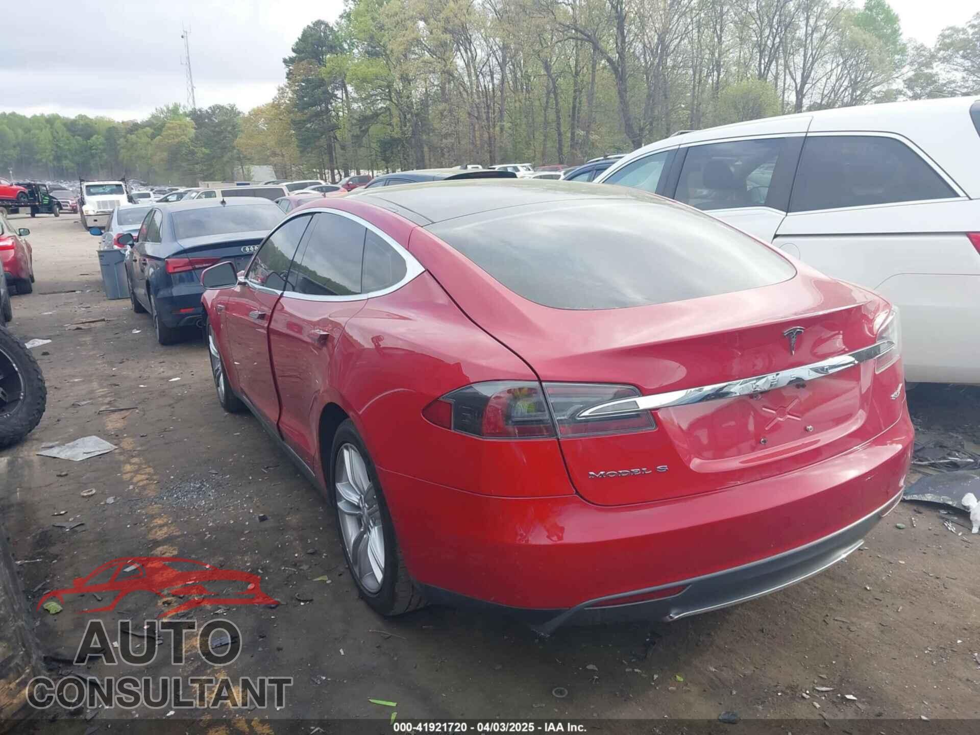 TESLA MODEL S 2013 - 5YJSA1CN1DFP09756