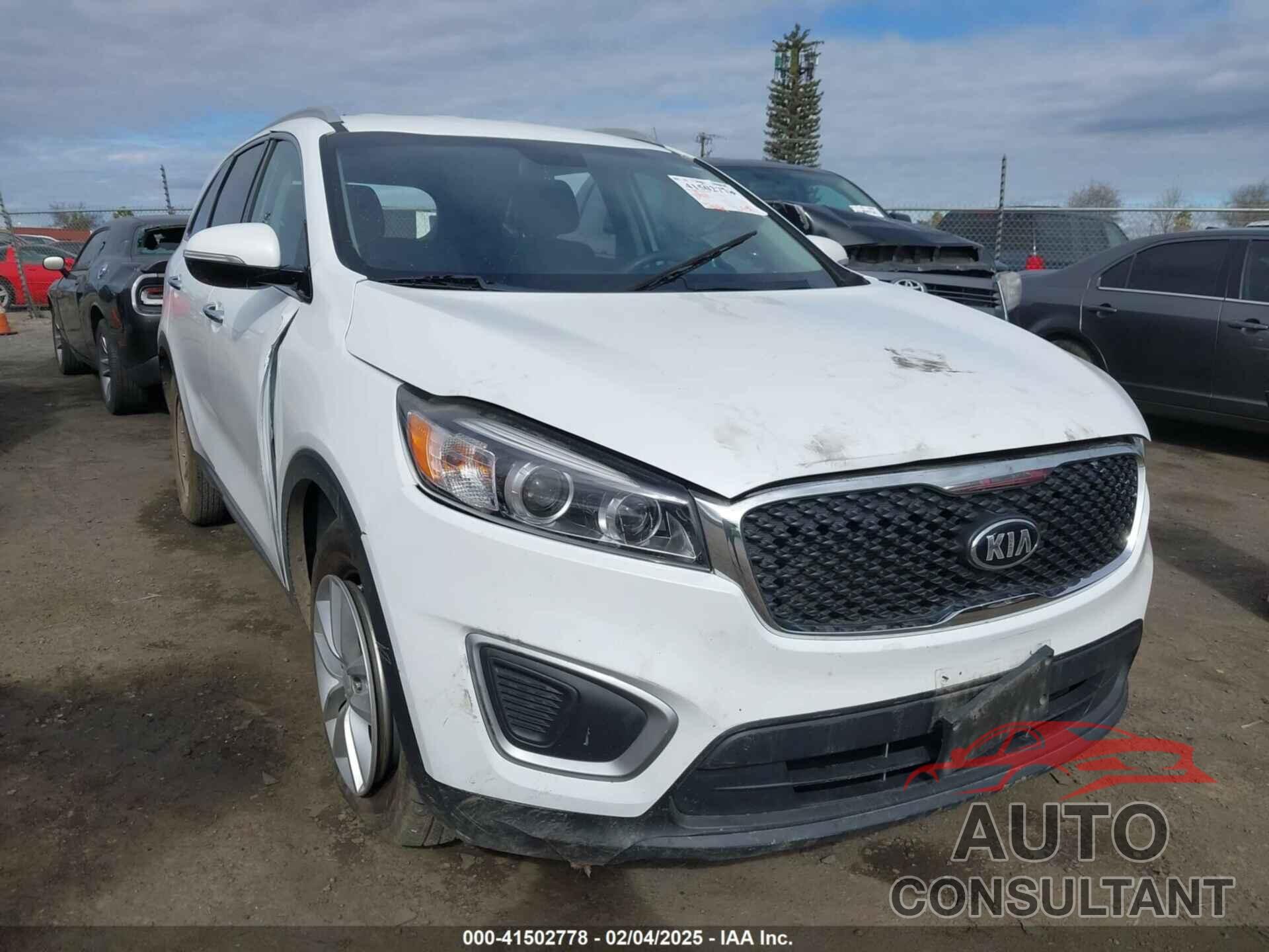 KIA SORENTO 2017 - 5XYPG4A55HG220798