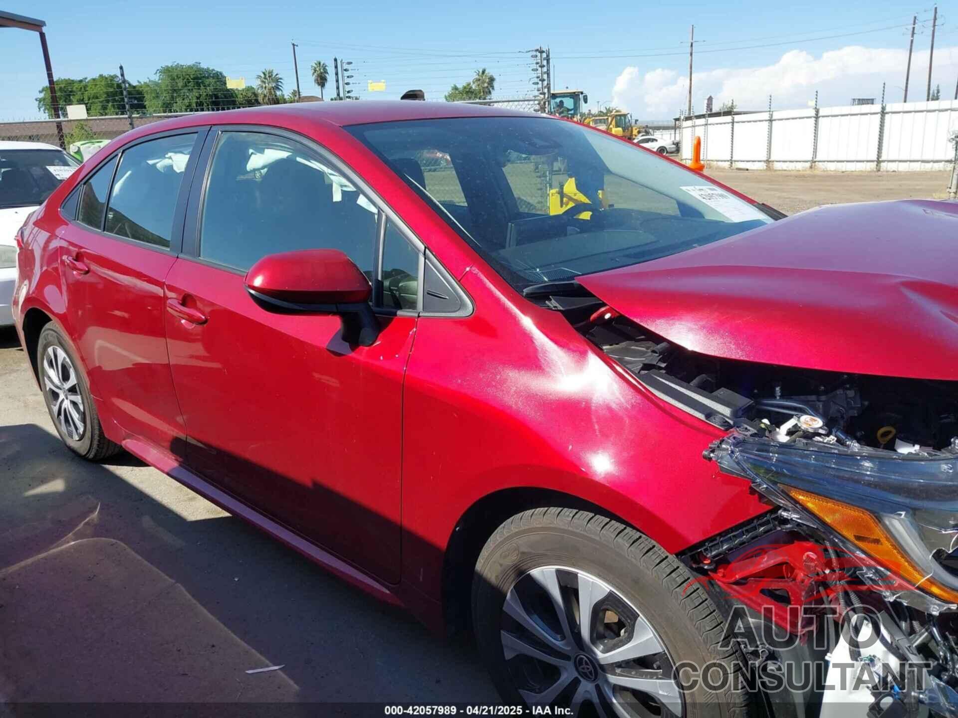 TOYOTA COROLLA 2022 - JTDEAMDE6NJ057045