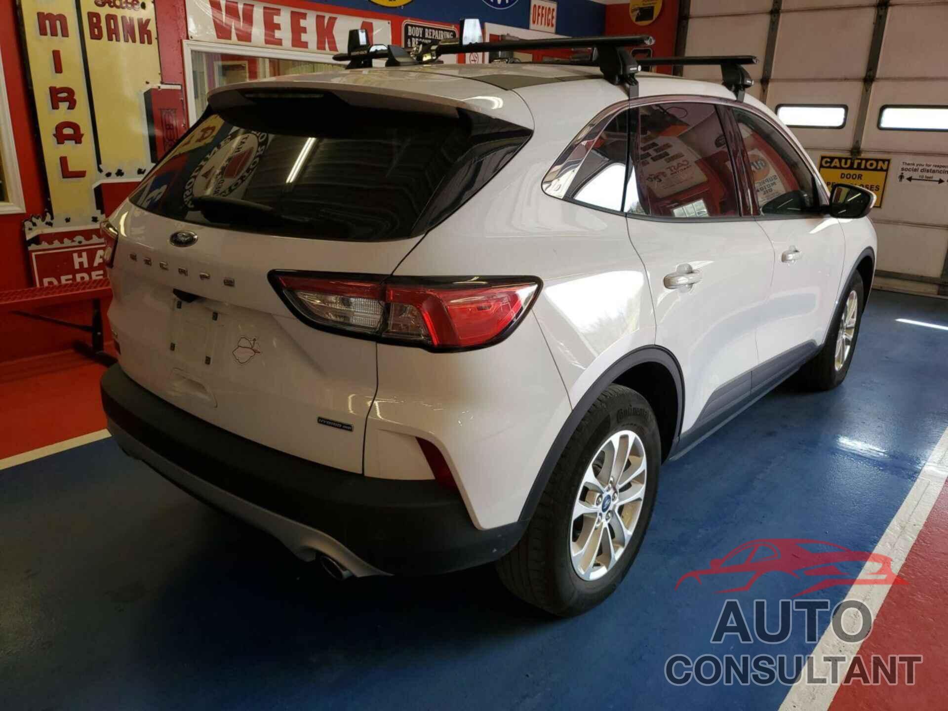 FORD ESCAPE 2021 - 1FMCU9BZ1MUA52572
