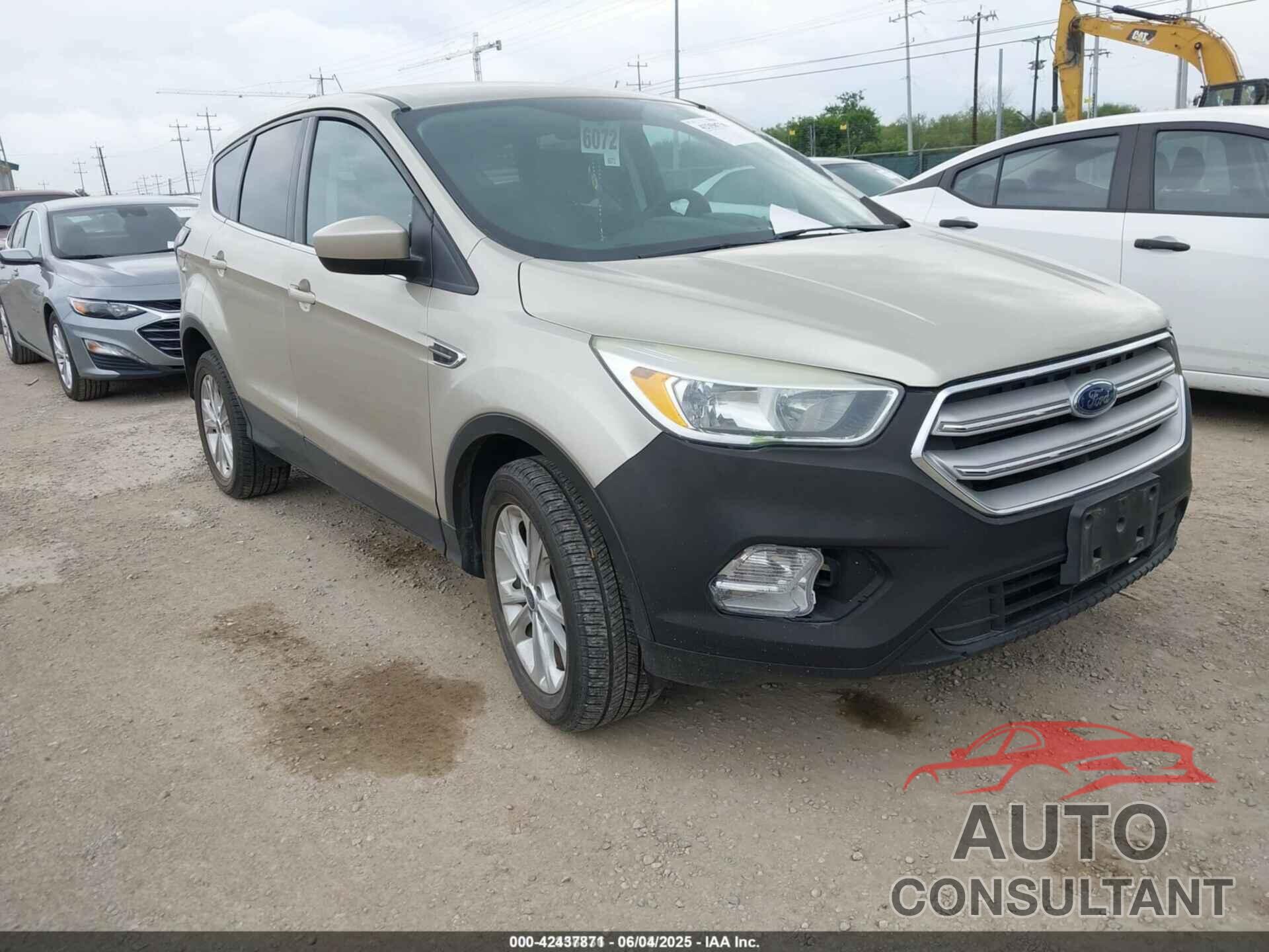 FORD ESCAPE 2017 - 1FMCU9GD3HUD64394