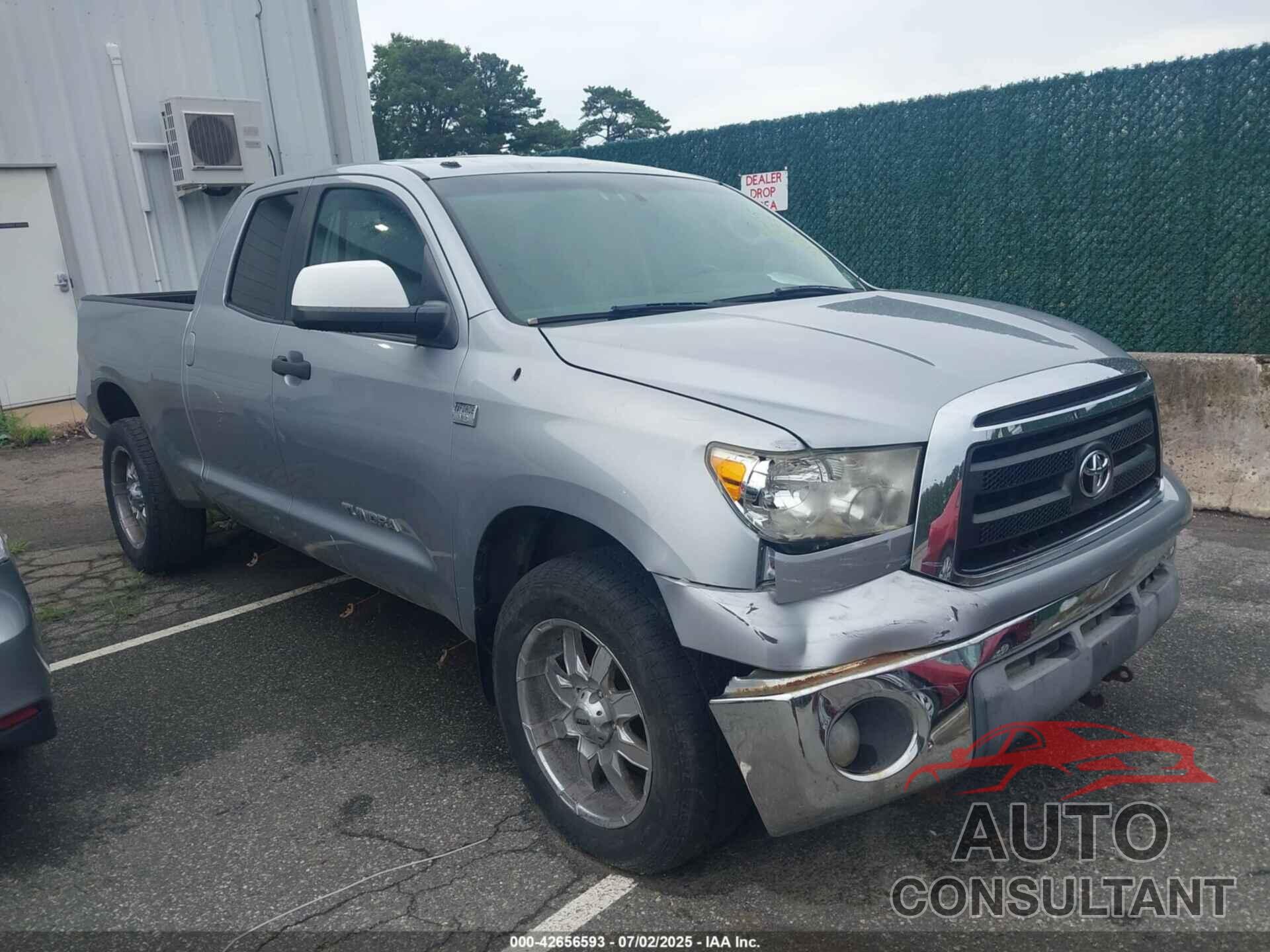TOYOTA TUNDRA 2010 - 5TFUM5F12AX003655