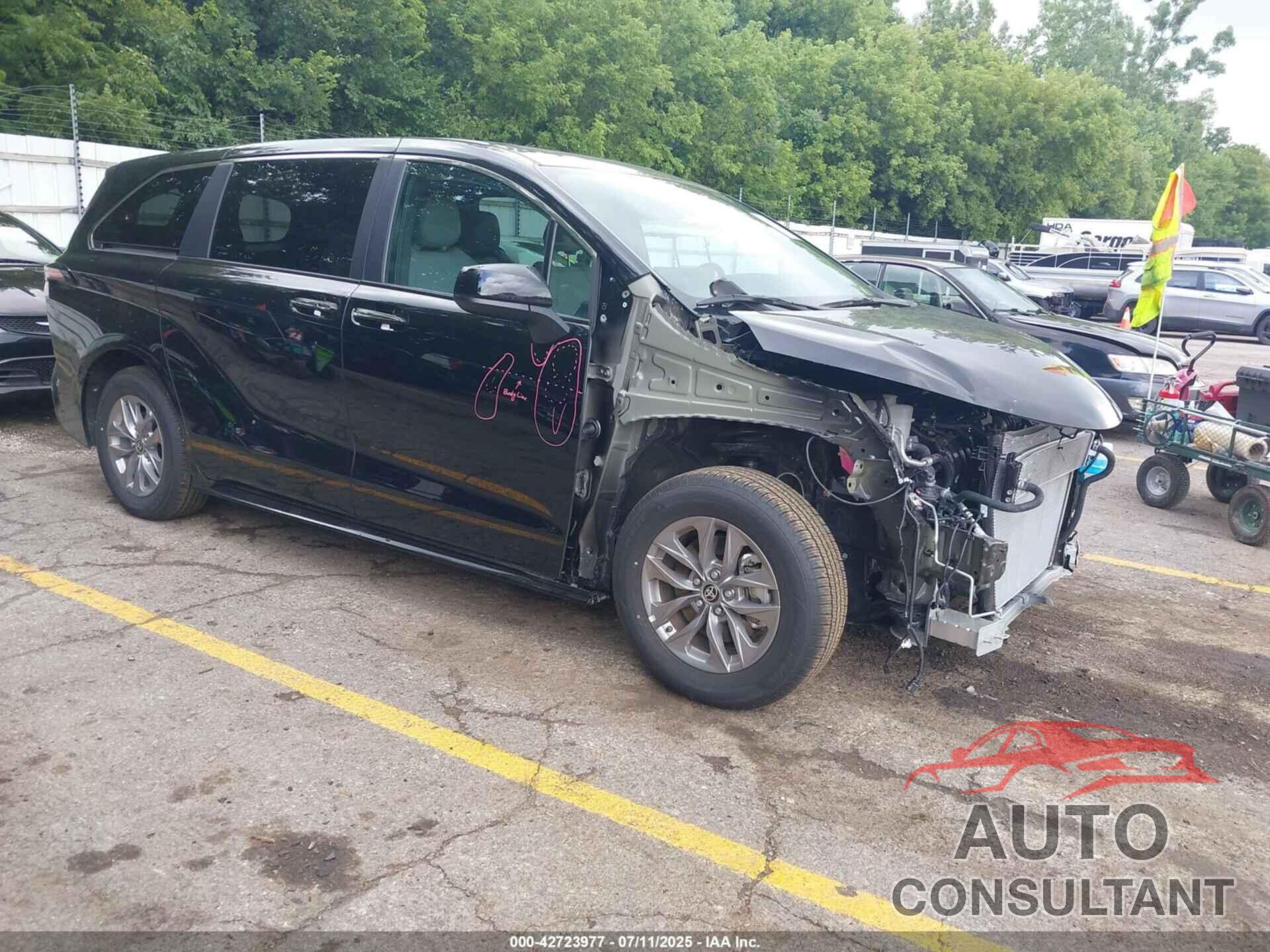 TOYOTA SIENNA 2025 - 5TDYSKFC6SS171569