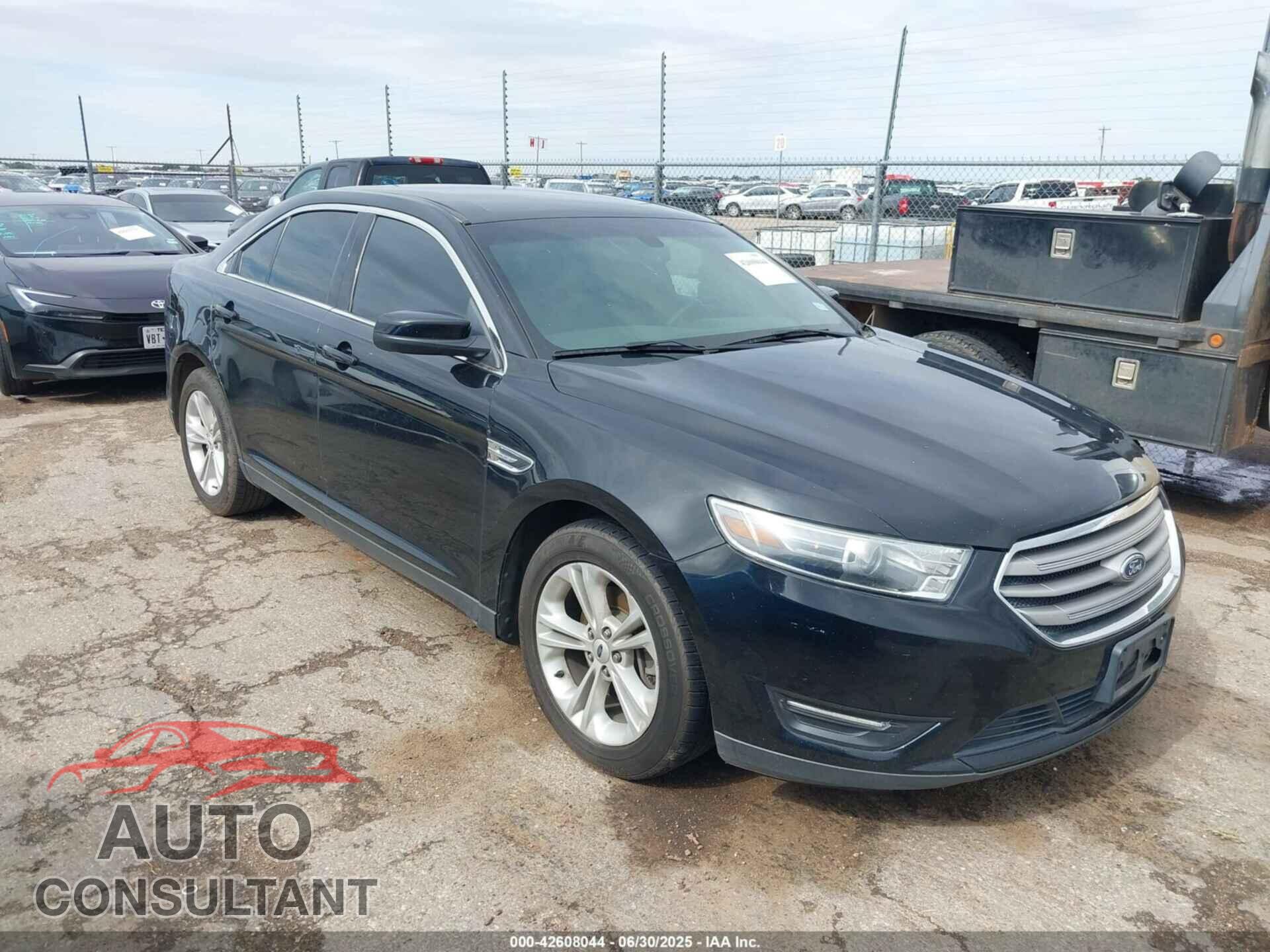 FORD TAURUS 2017 - 1FAHP2E86HG120774