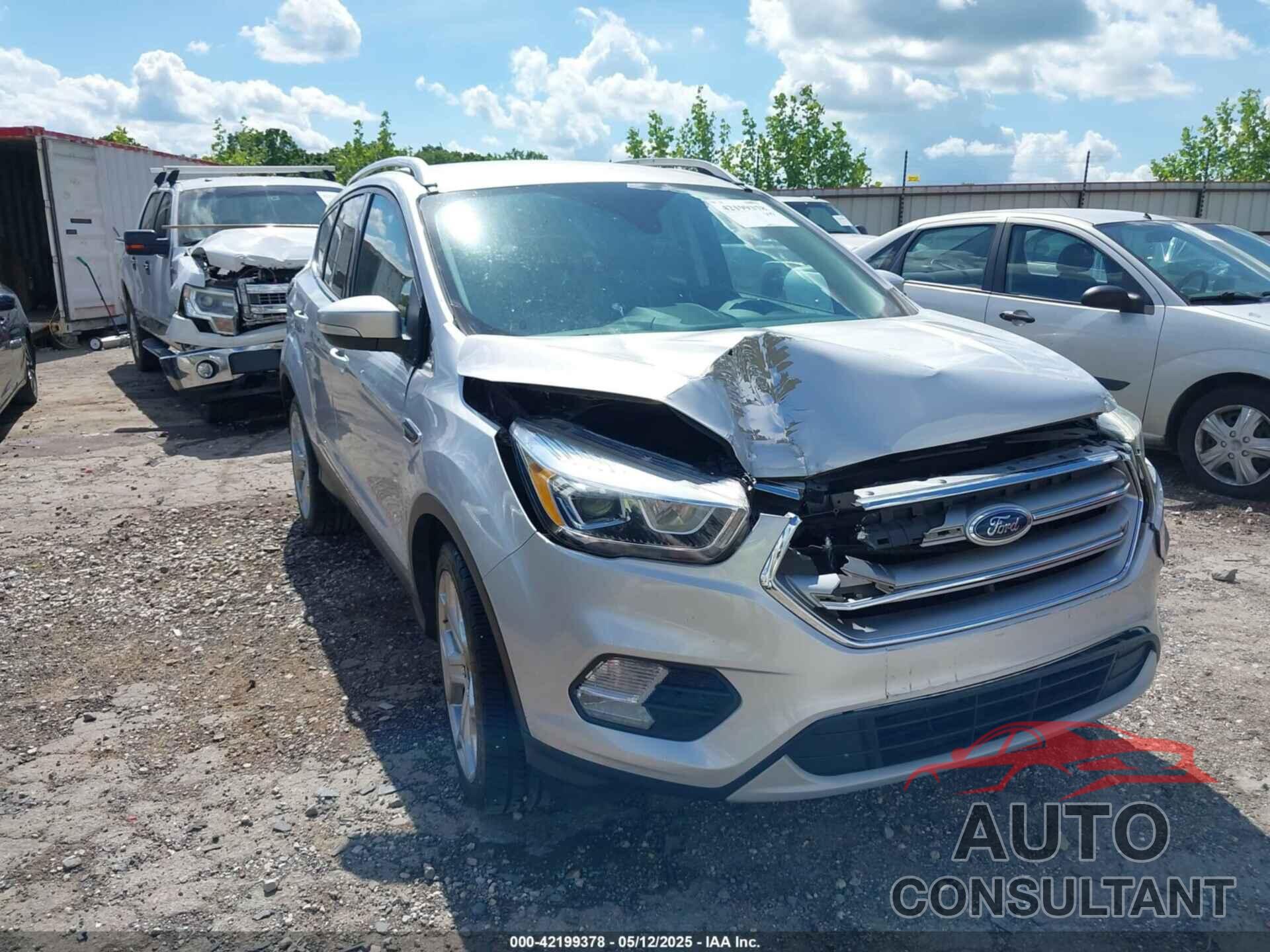 FORD ESCAPE 2017 - 1FMCU9J93HUE43374