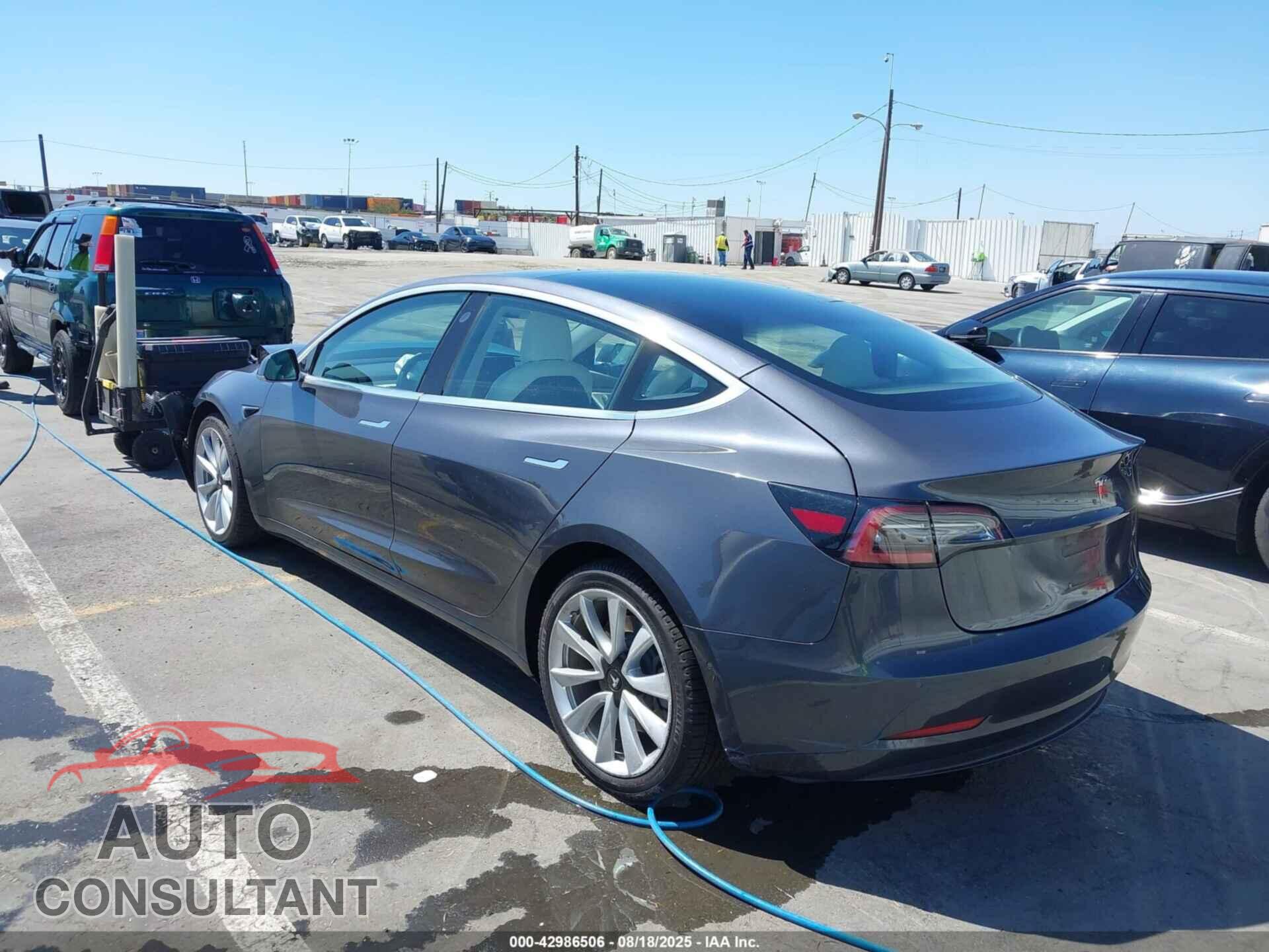 TESLA MODEL 3 2018 - 5YJ3E1EA5JF169052
