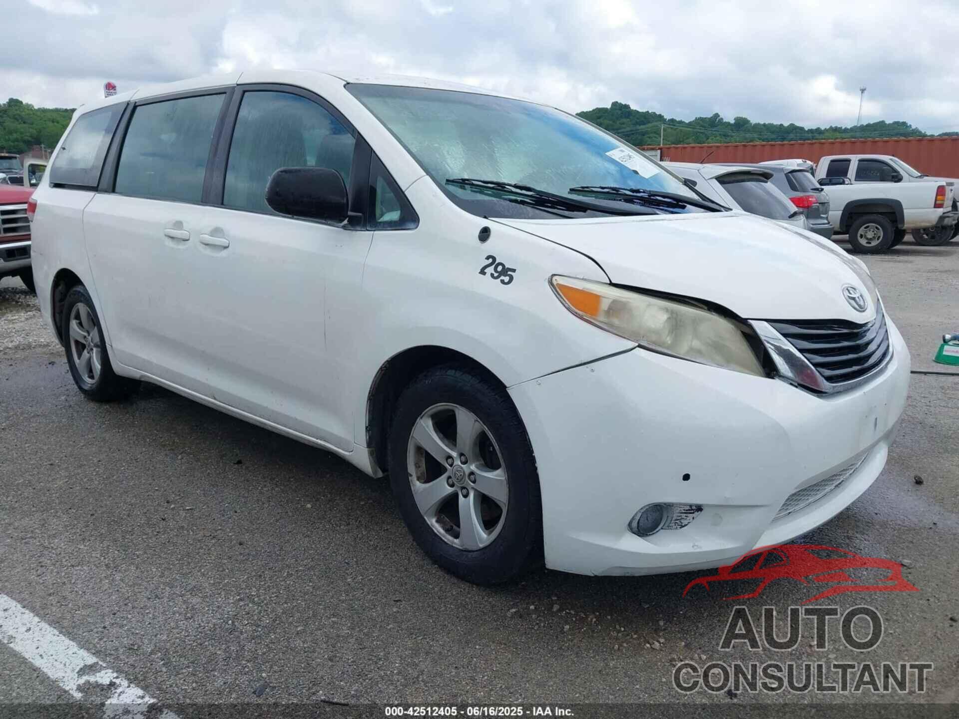 TOYOTA SIENNA 2011 - 5TDZK3DCXBS117074