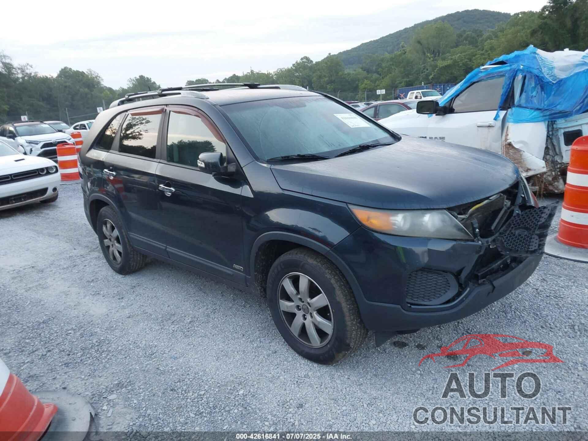 KIA SORENTO 2013 - 5XYKTDA28DG323347