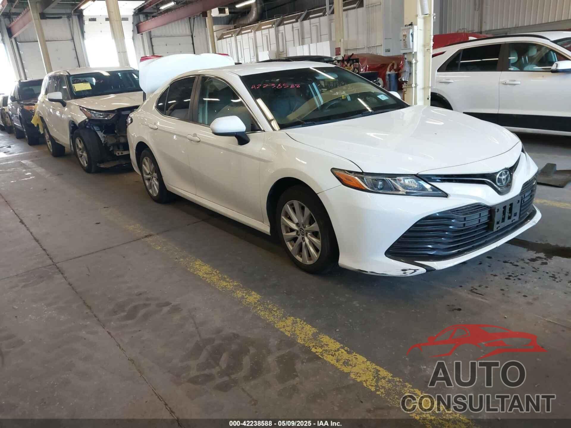 TOYOTA CAMRY 2018 - JTNB11HK0J3038079