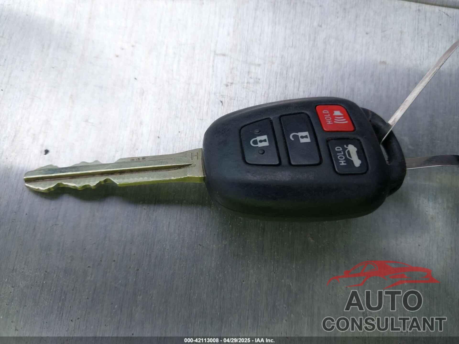 TOYOTA COROLLA 2017 - 5YFBURHEXHP570980