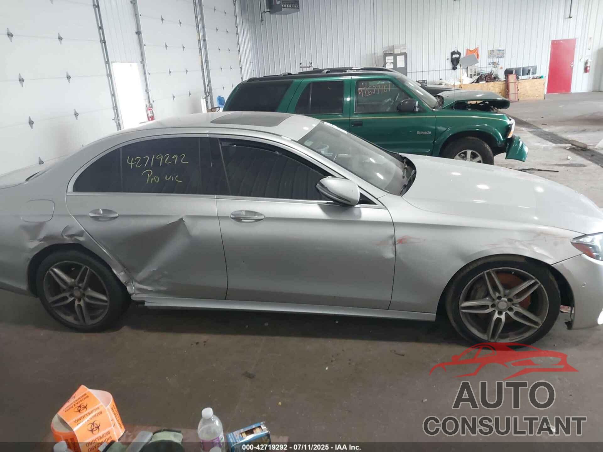 MERCEDES-BENZ E 300 2017 - WDDZF4KB1HA081629
