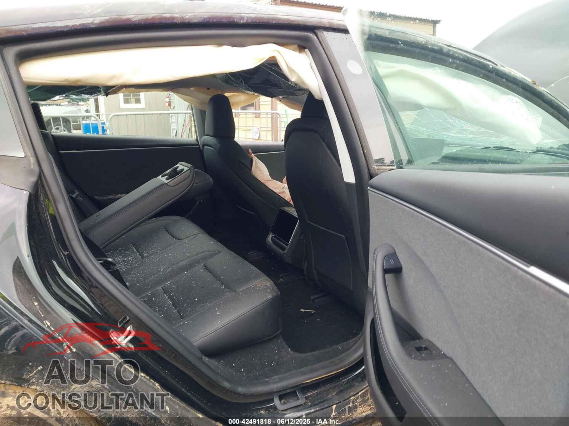 TESLA MODEL 3 2024 - 5YJ3E1EA3RF729159