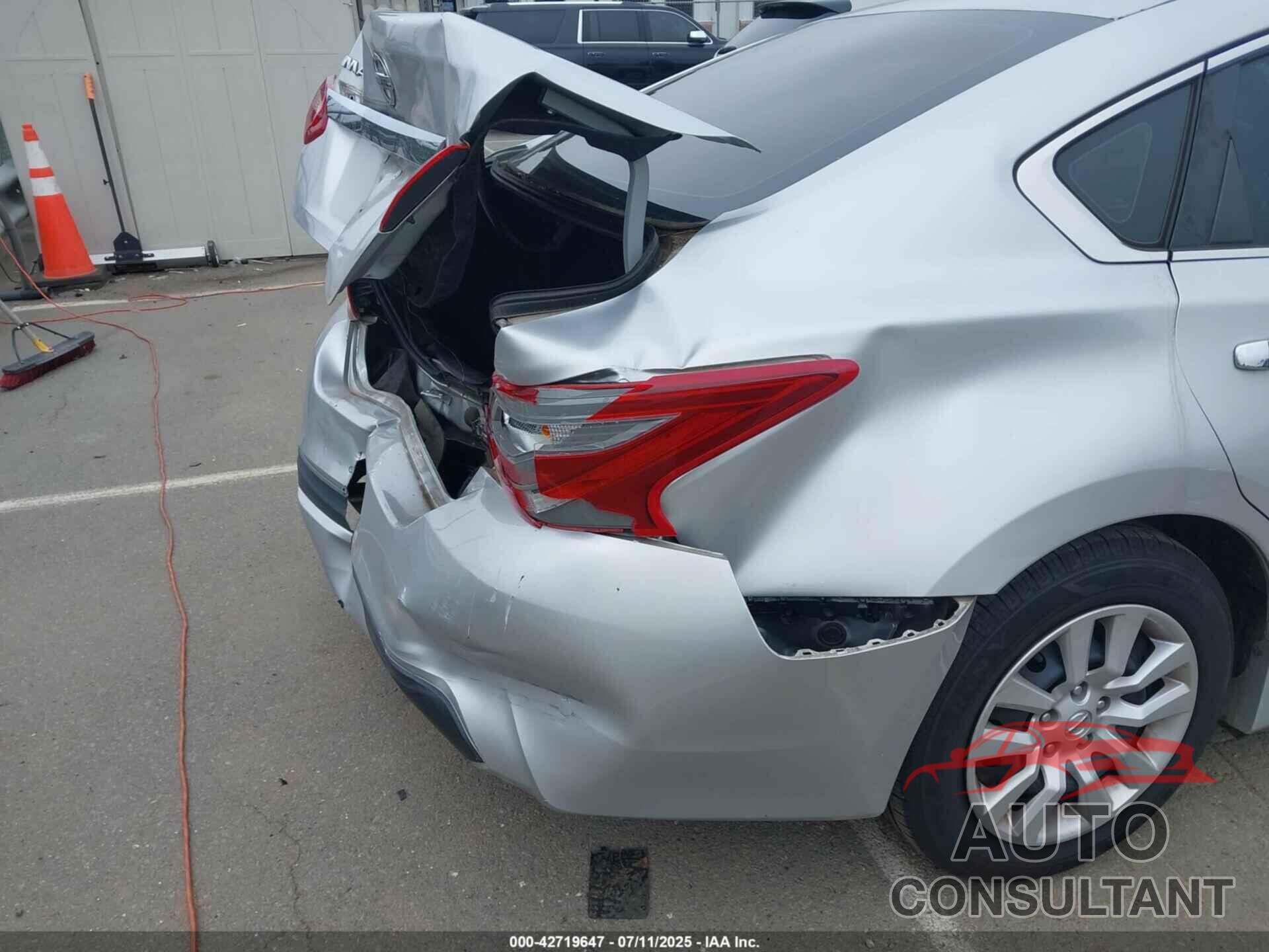 NISSAN ALTIMA 2018 - 1N4AL3AP1JC207169