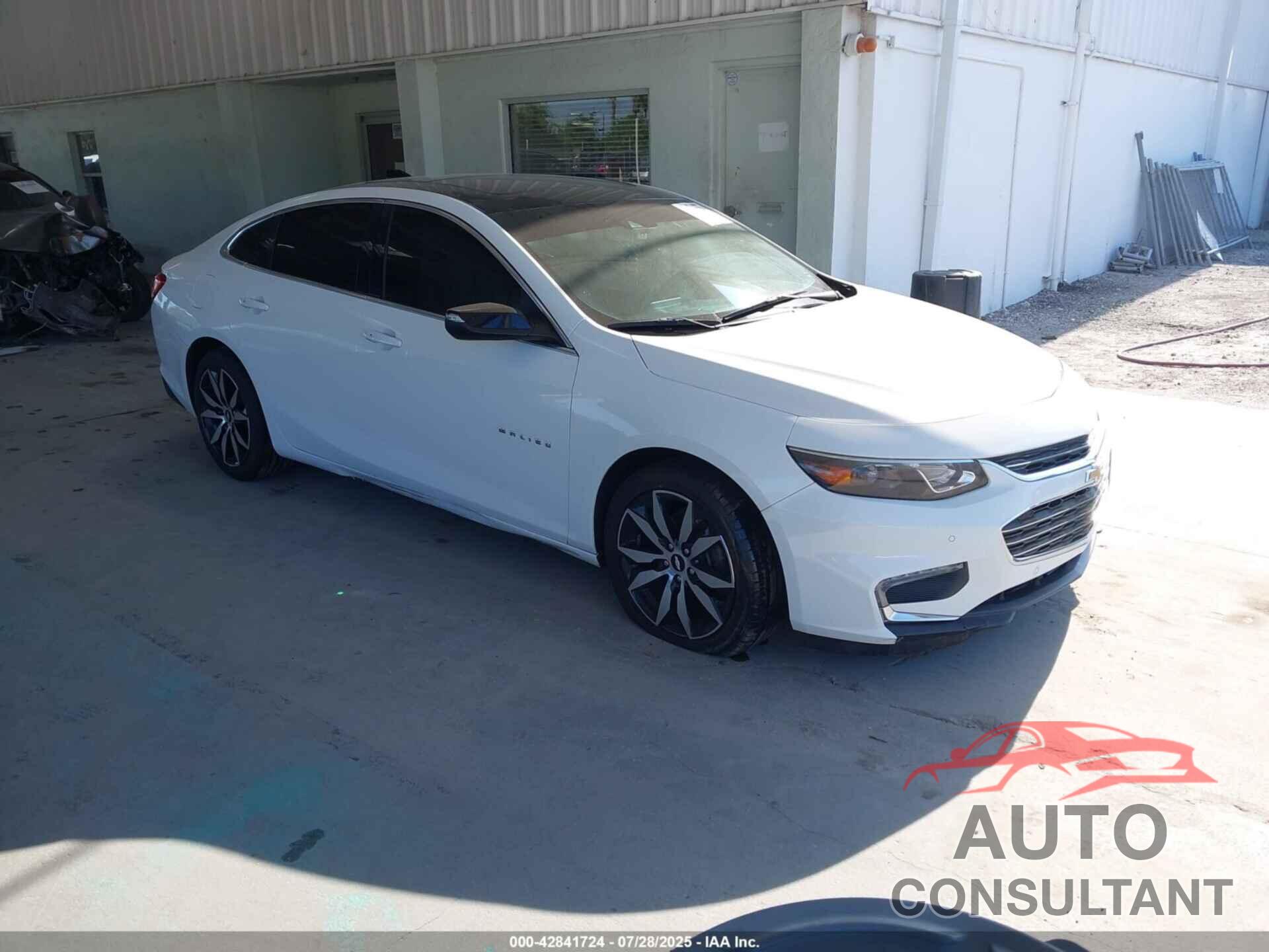 CHEVROLET MALIBU 2017 - 1G1ZE5ST1HF214686
