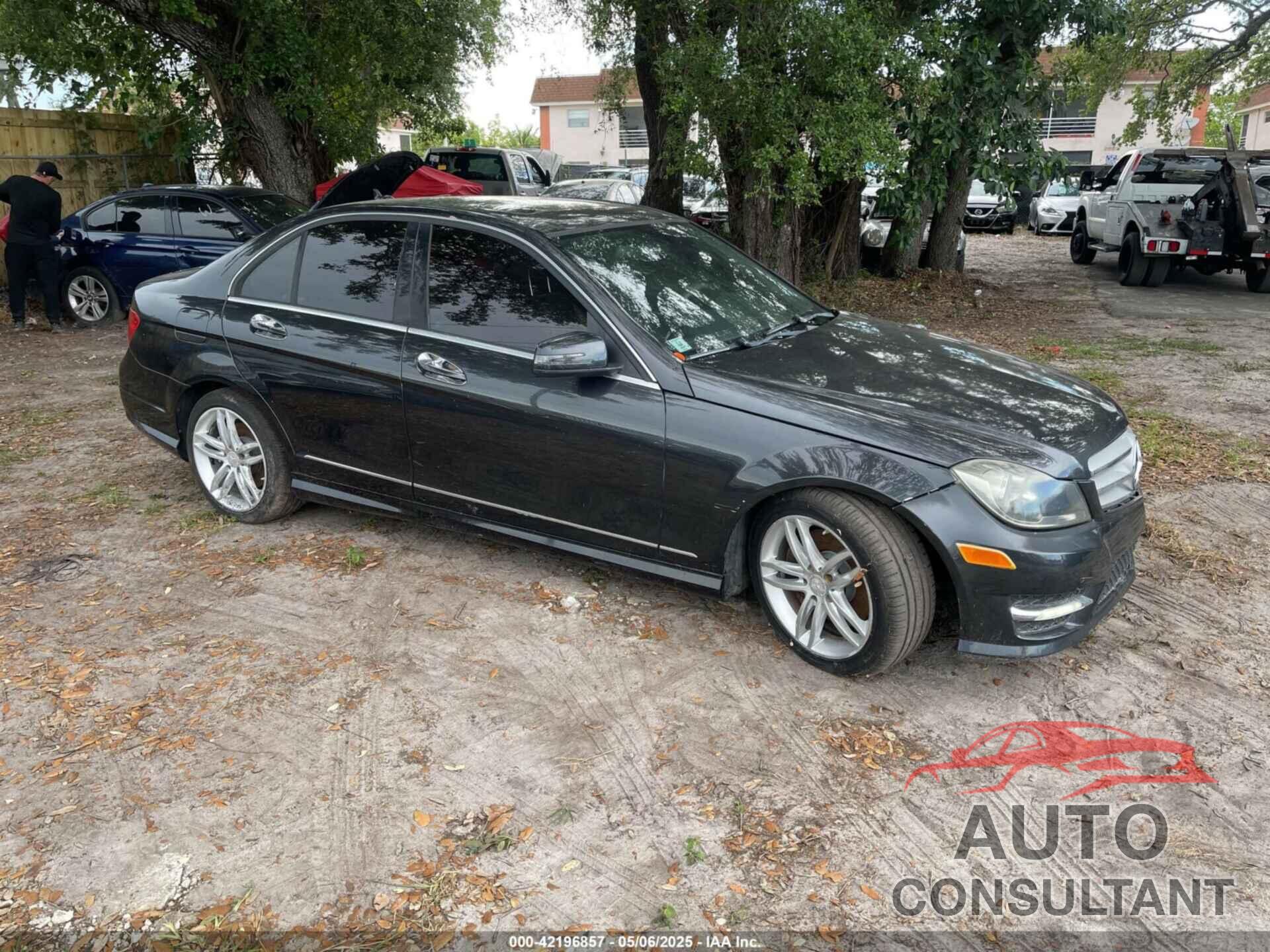 MERCEDES-BENZ C 300 2013 - WDDGF8AB6DR247705