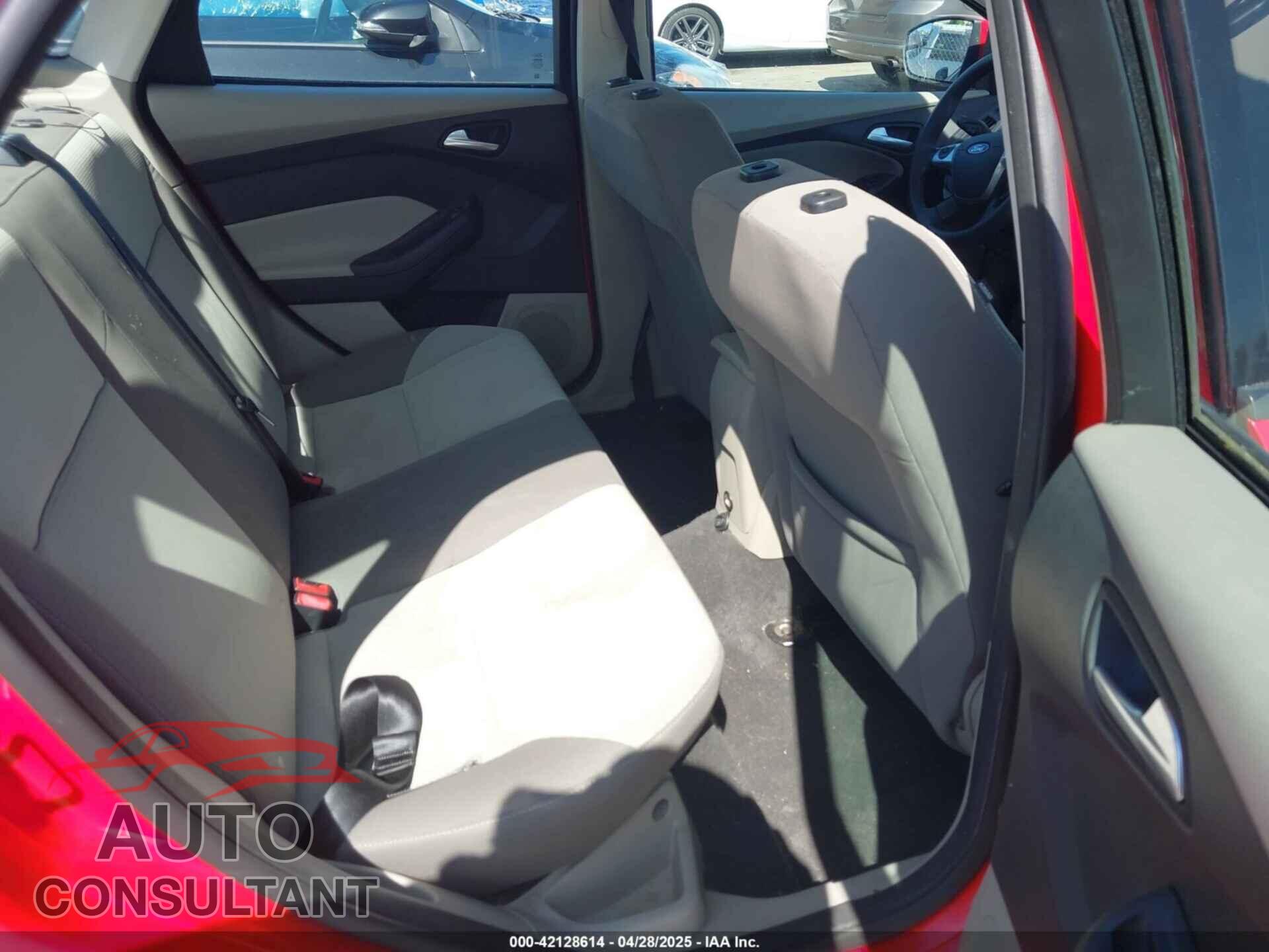 FORD FOCUS 2012 - 1FAHP3F27CL417875