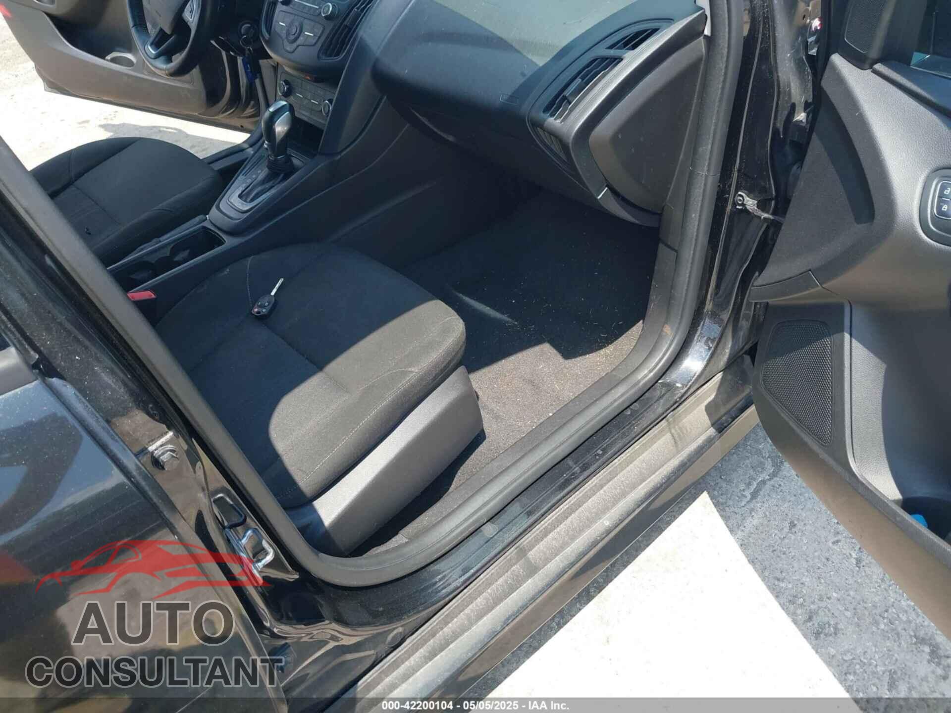 FORD FOCUS 2015 - 1FADP3F21FL280550