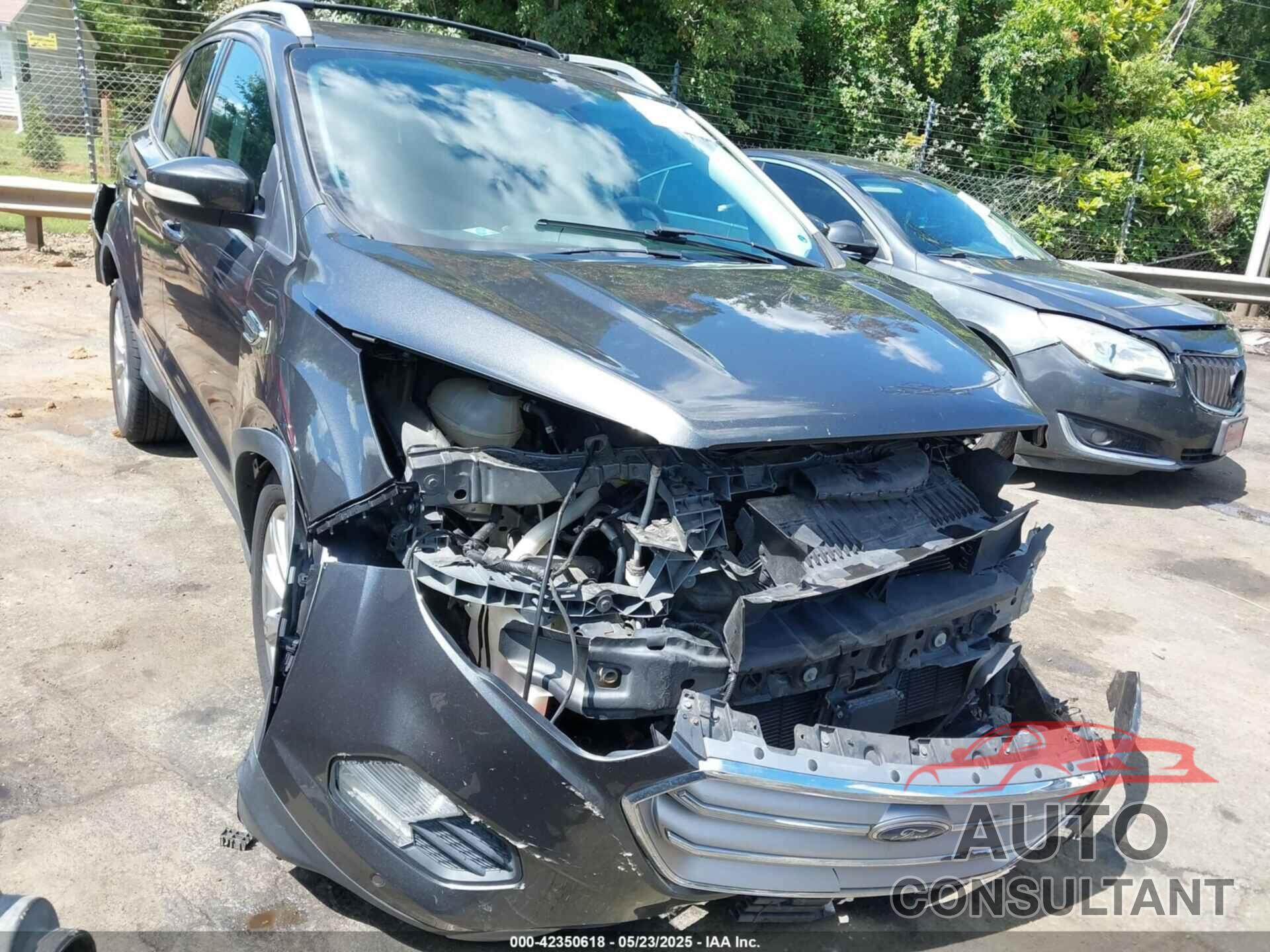 FORD ESCAPE 2017 - 1FMCU0JD2HUA30720