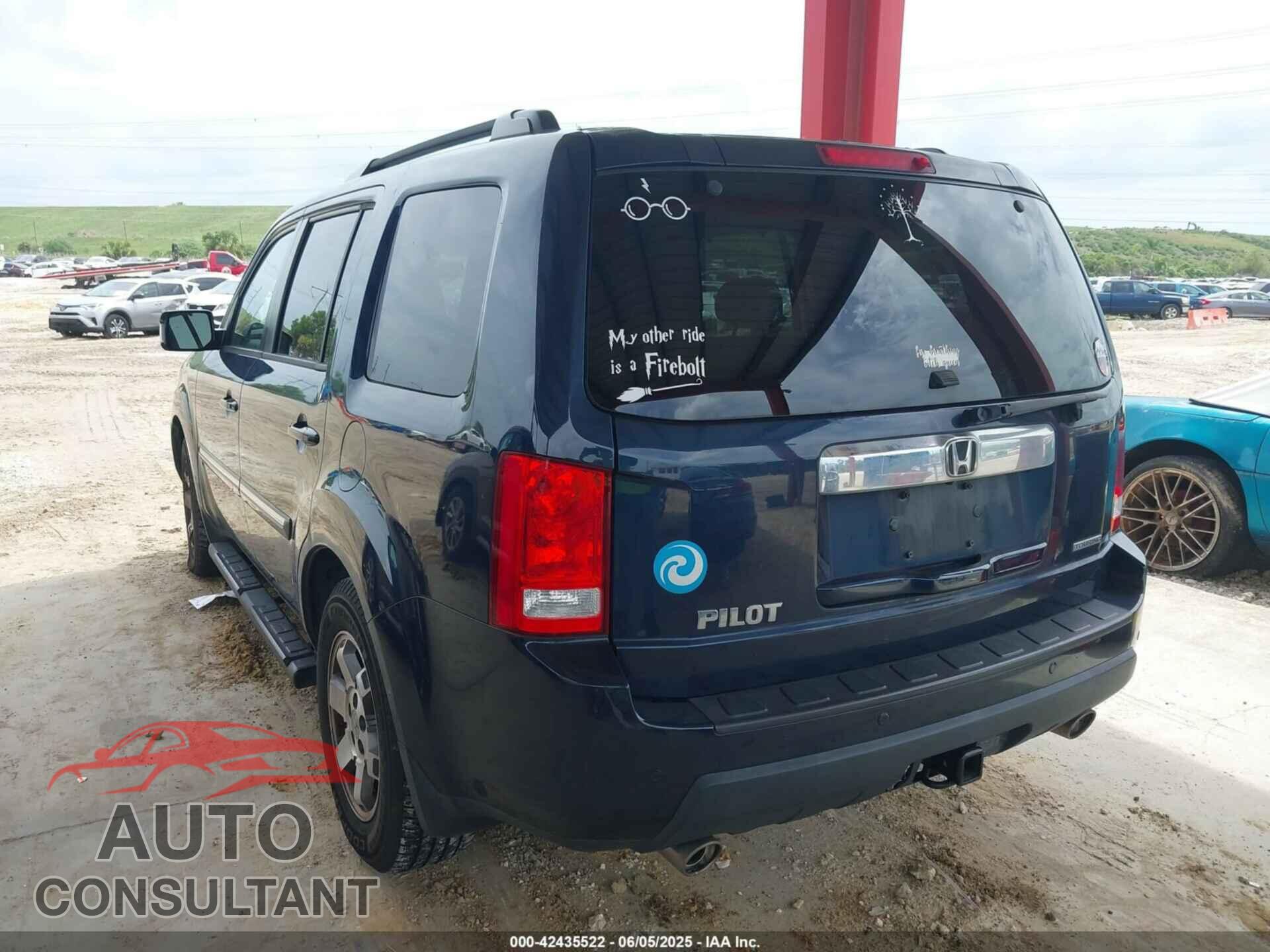 HONDA PILOT 2011 - 5FNYF3H94BB032105