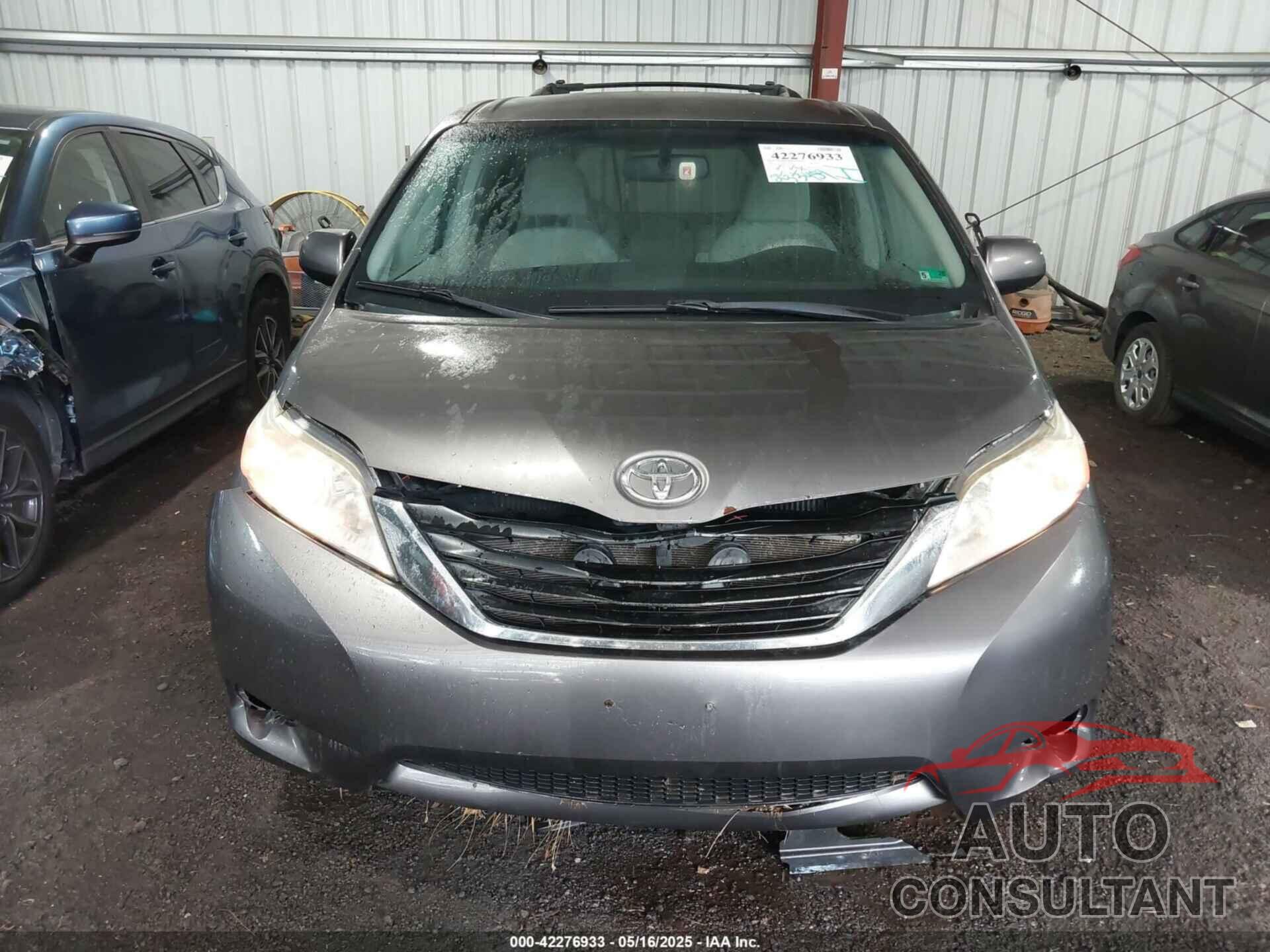 TOYOTA SIENNA 2011 - 5TDKK3DC8BS171619