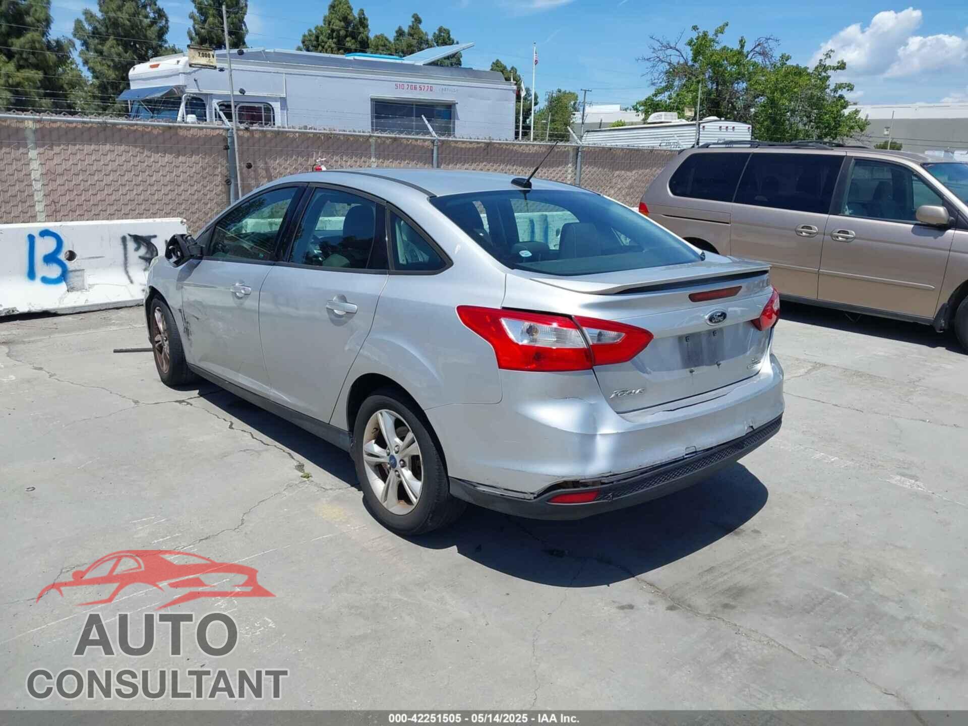 FORD FOCUS 2012 - 1FAHP3F25CL476830