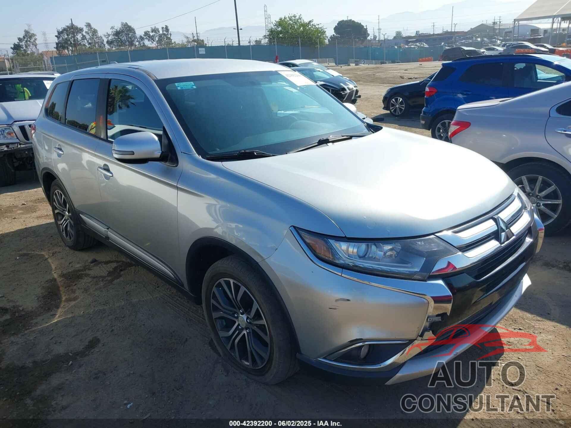 MITSUBISHI OUTLANDER 2018 - JA4AZ3A35JZ055622