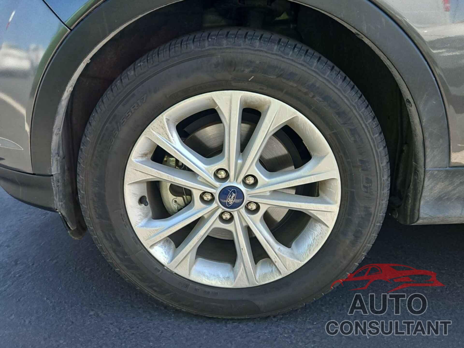FORD ESCAPE 2018 - 1FMCU0GDXJUC38406