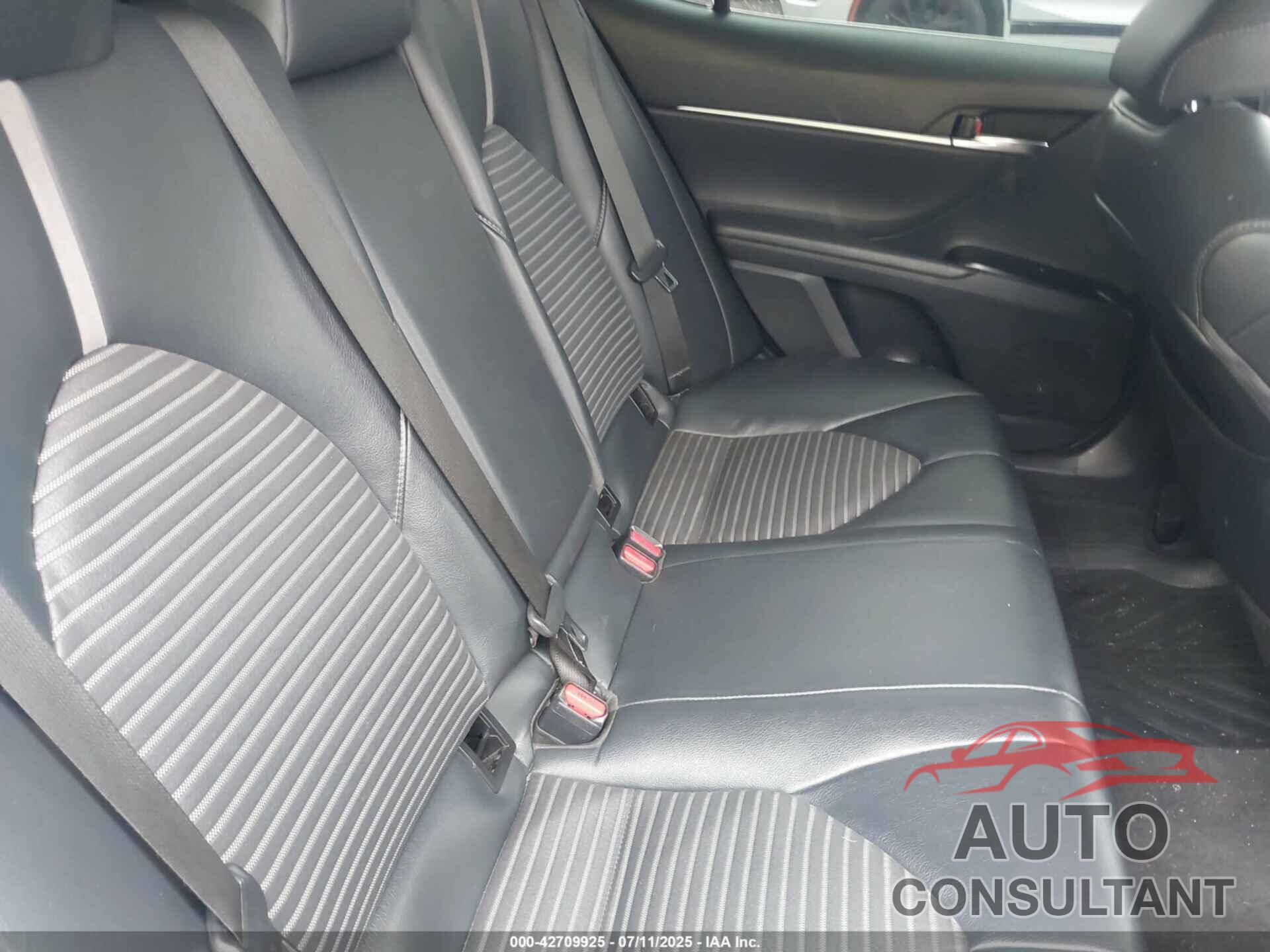 TOYOTA CAMRY 2019 - 4T1B11HK2KU164830
