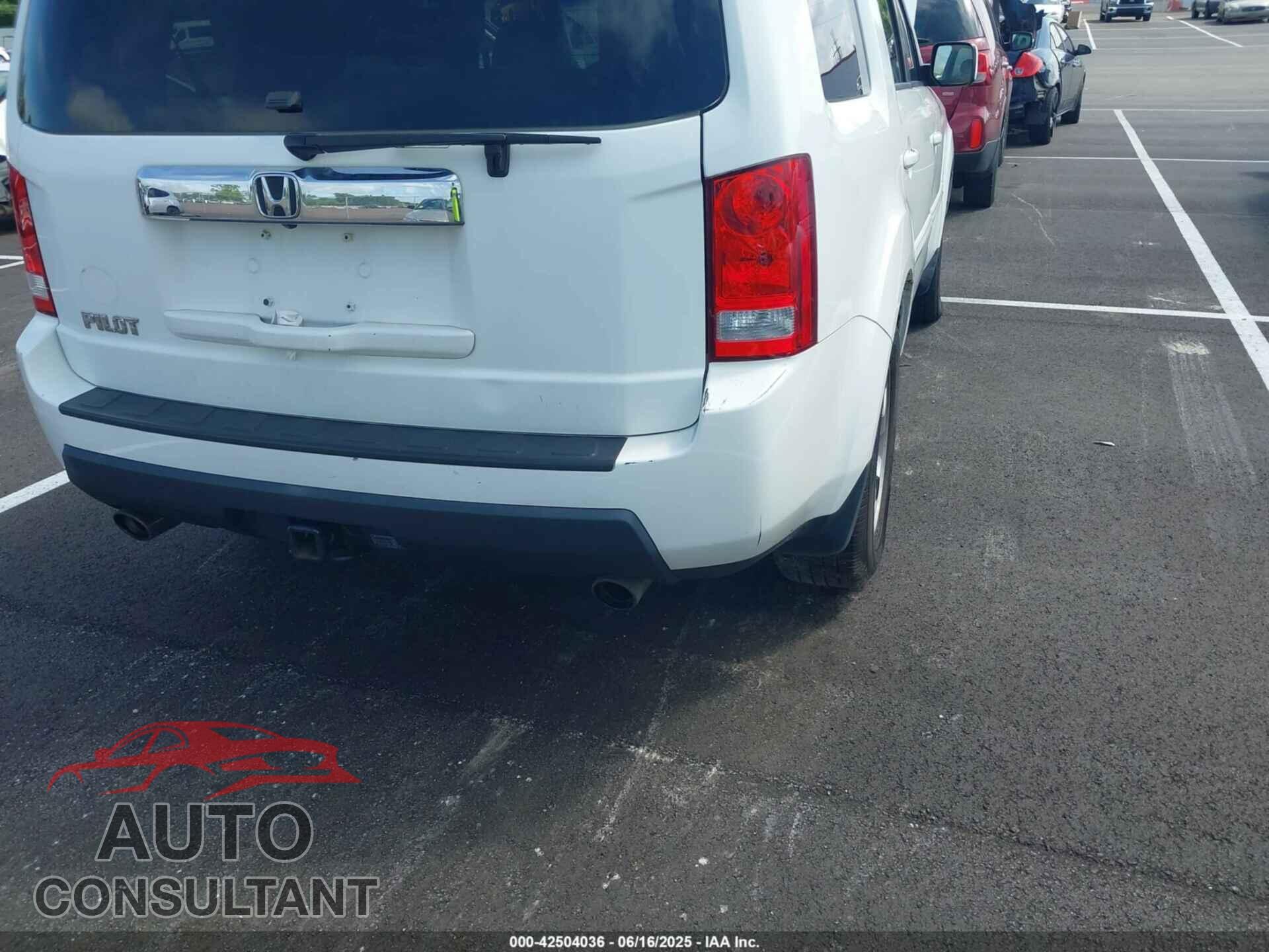 HONDA PILOT 2011 - 5FNYF3H51BB032575