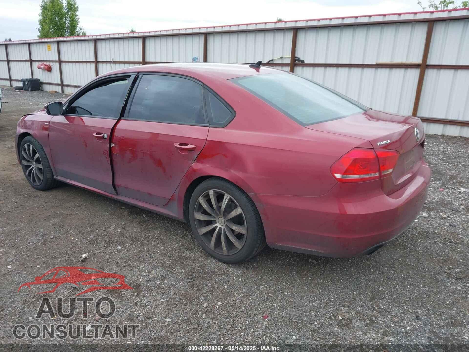VOLKSWAGEN PASSAT 2015 - 1VWAT7A37FC040495
