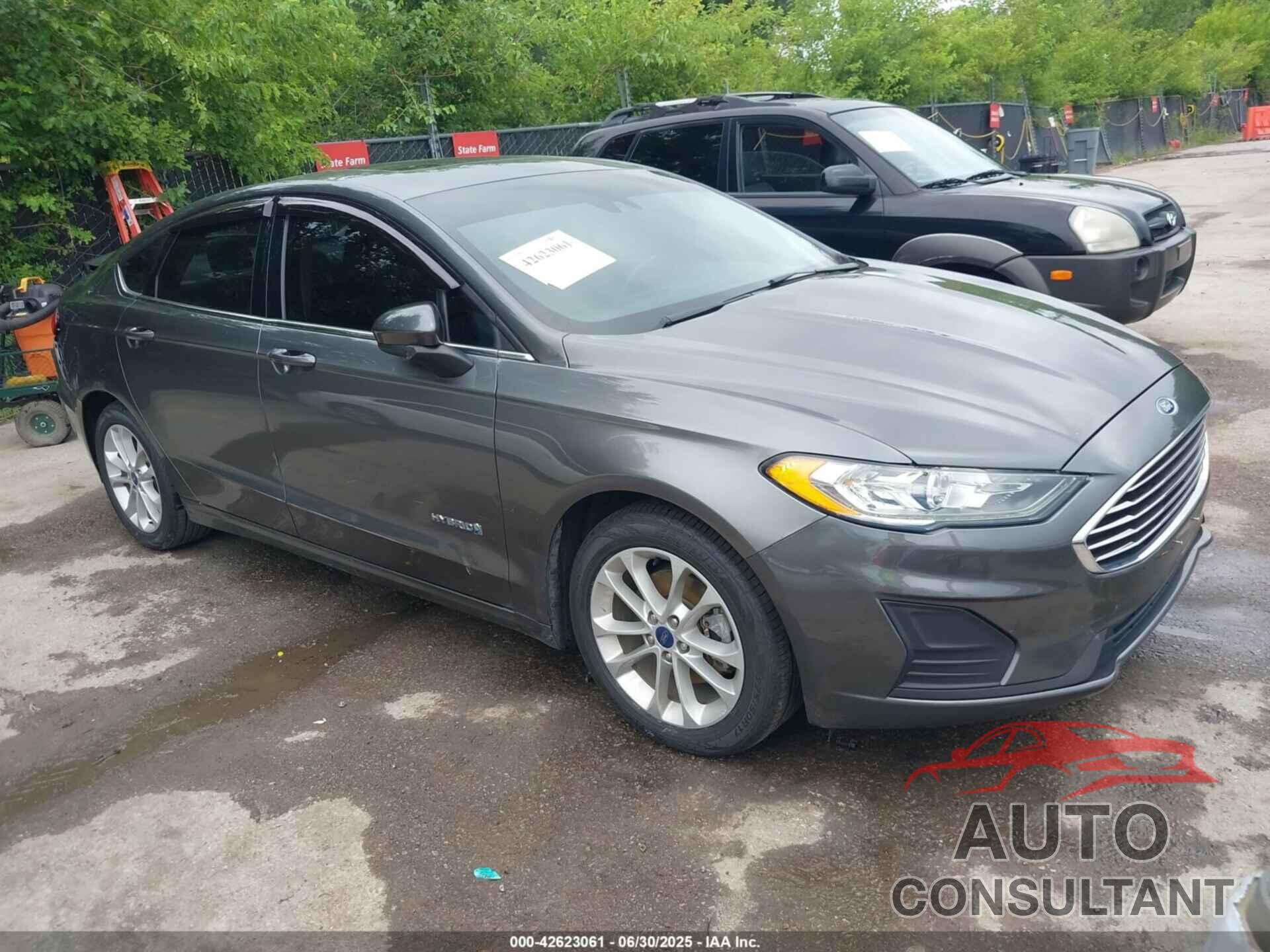 FORD FUSION HYBRID 2019 - 3FA6P0LU5KR105212