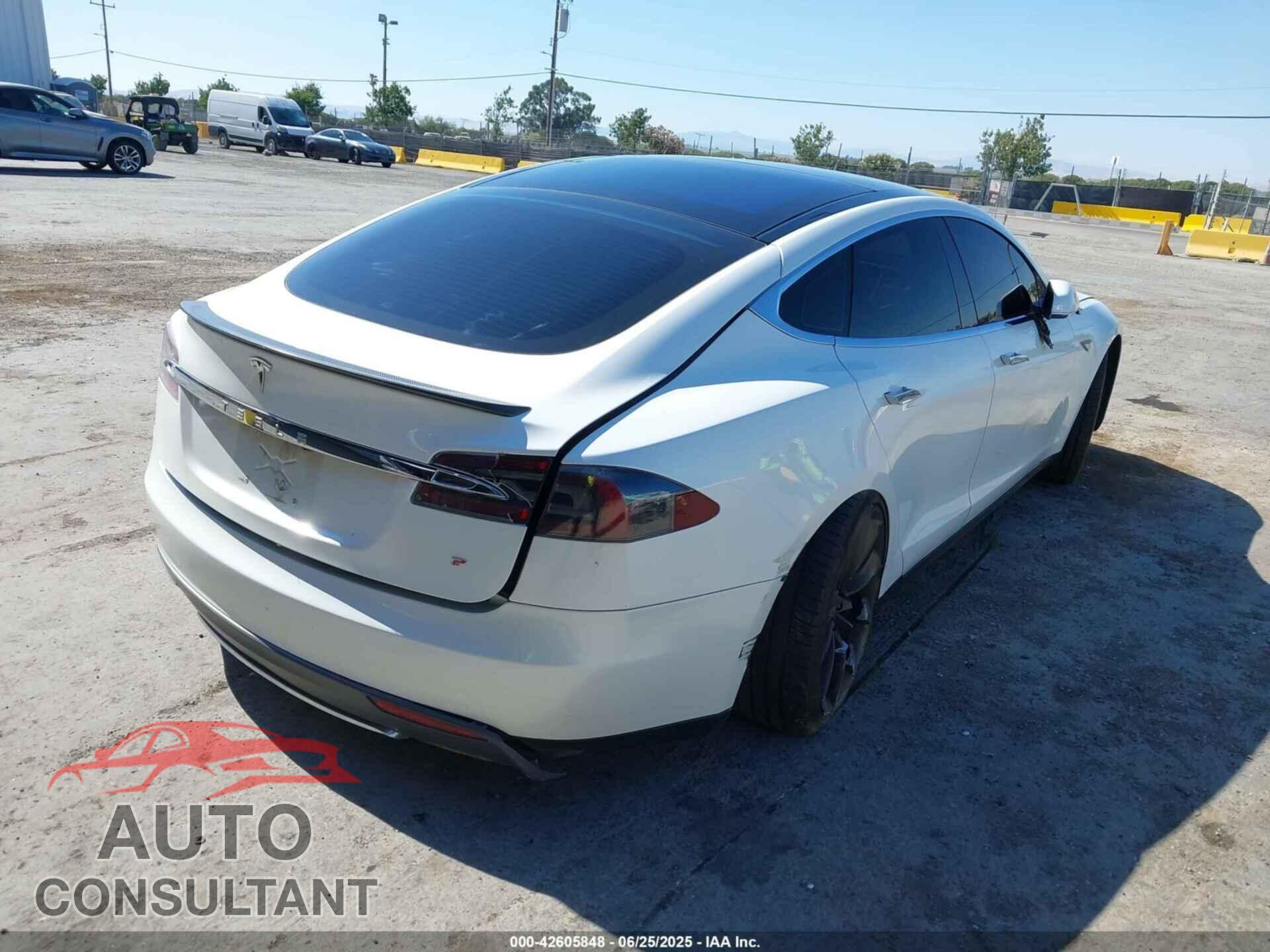 TESLA MODEL S 2013 - 5YJSA1DP5DFP16614