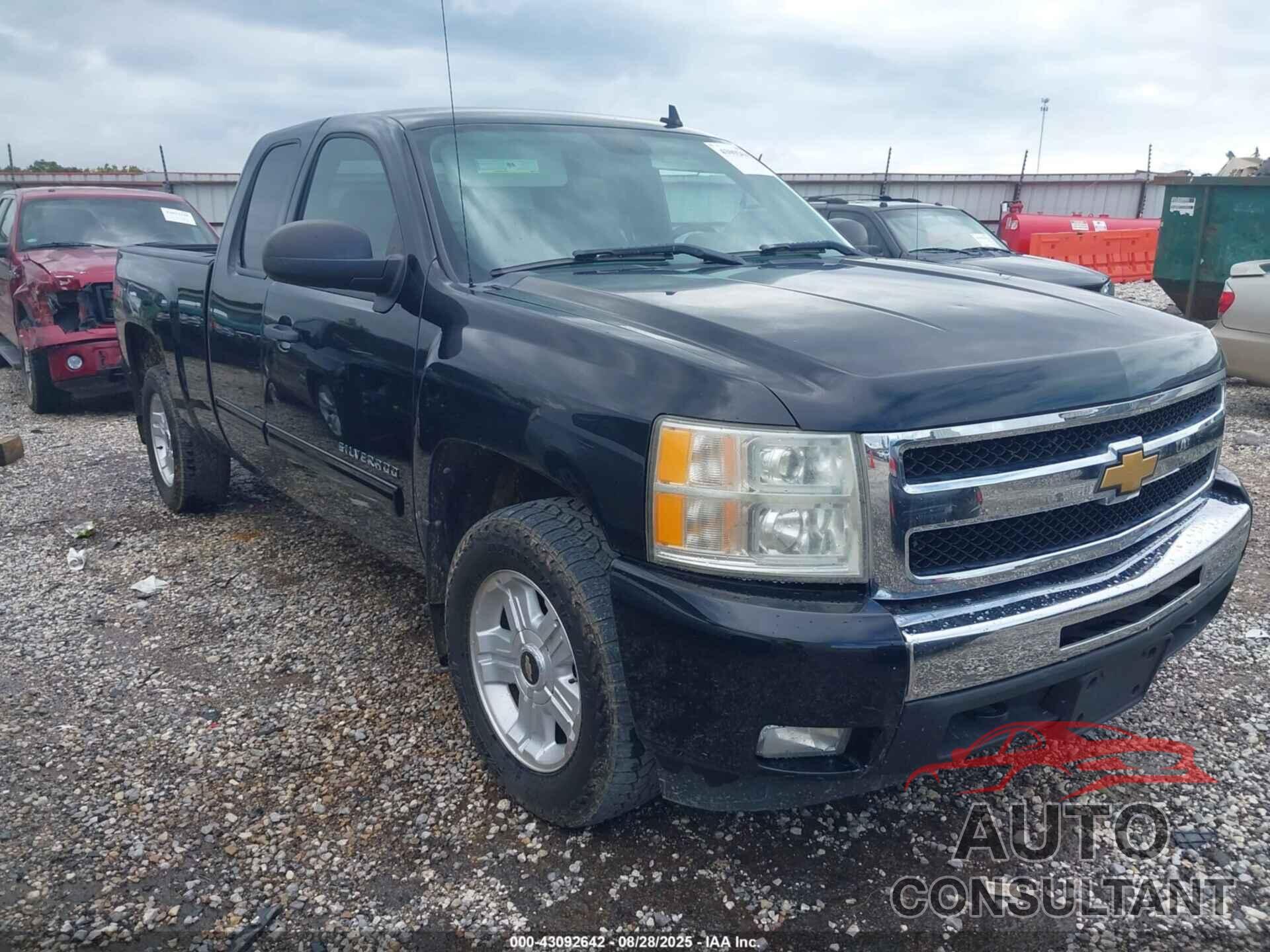 CHEVROLET SILVERADO 1500 2011 - 1GCRKSE35BZ358838