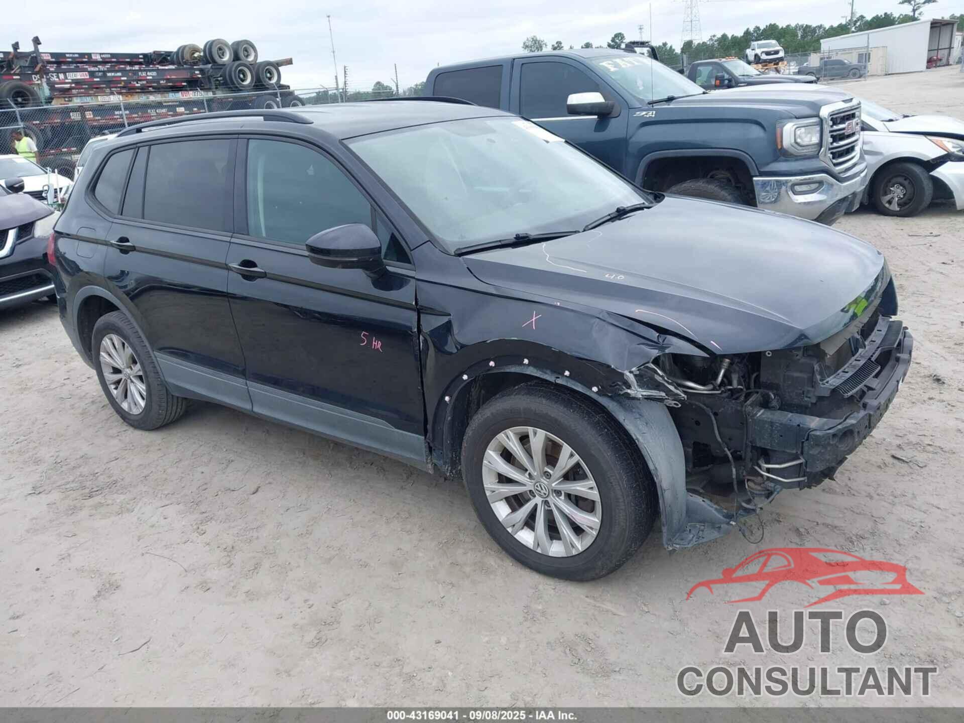 VOLKSWAGEN TIGUAN 2018 - 3VV1B7AX8JM042838