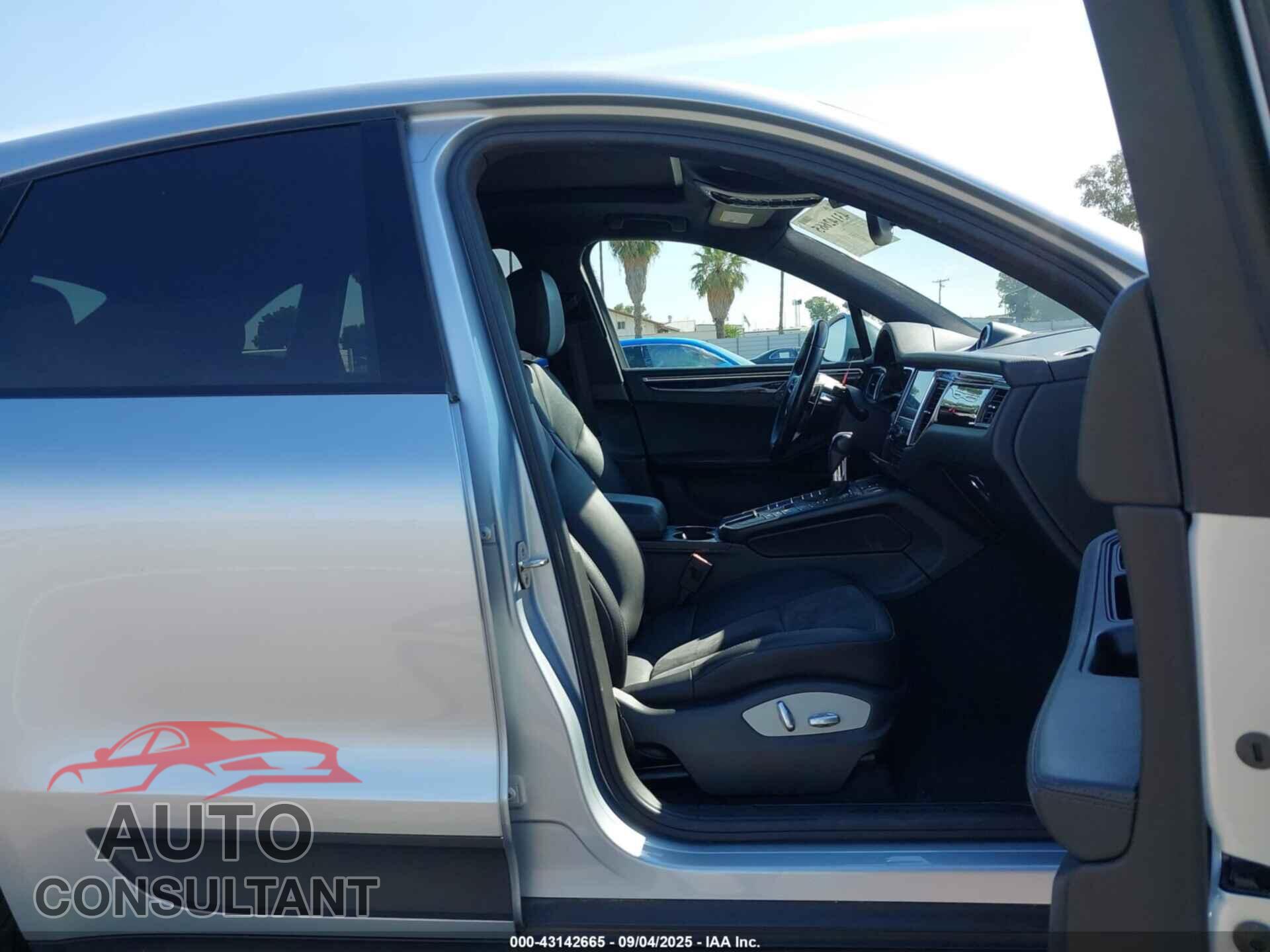PORSCHE MACAN 2017 - WP1AA2A54HLB02143