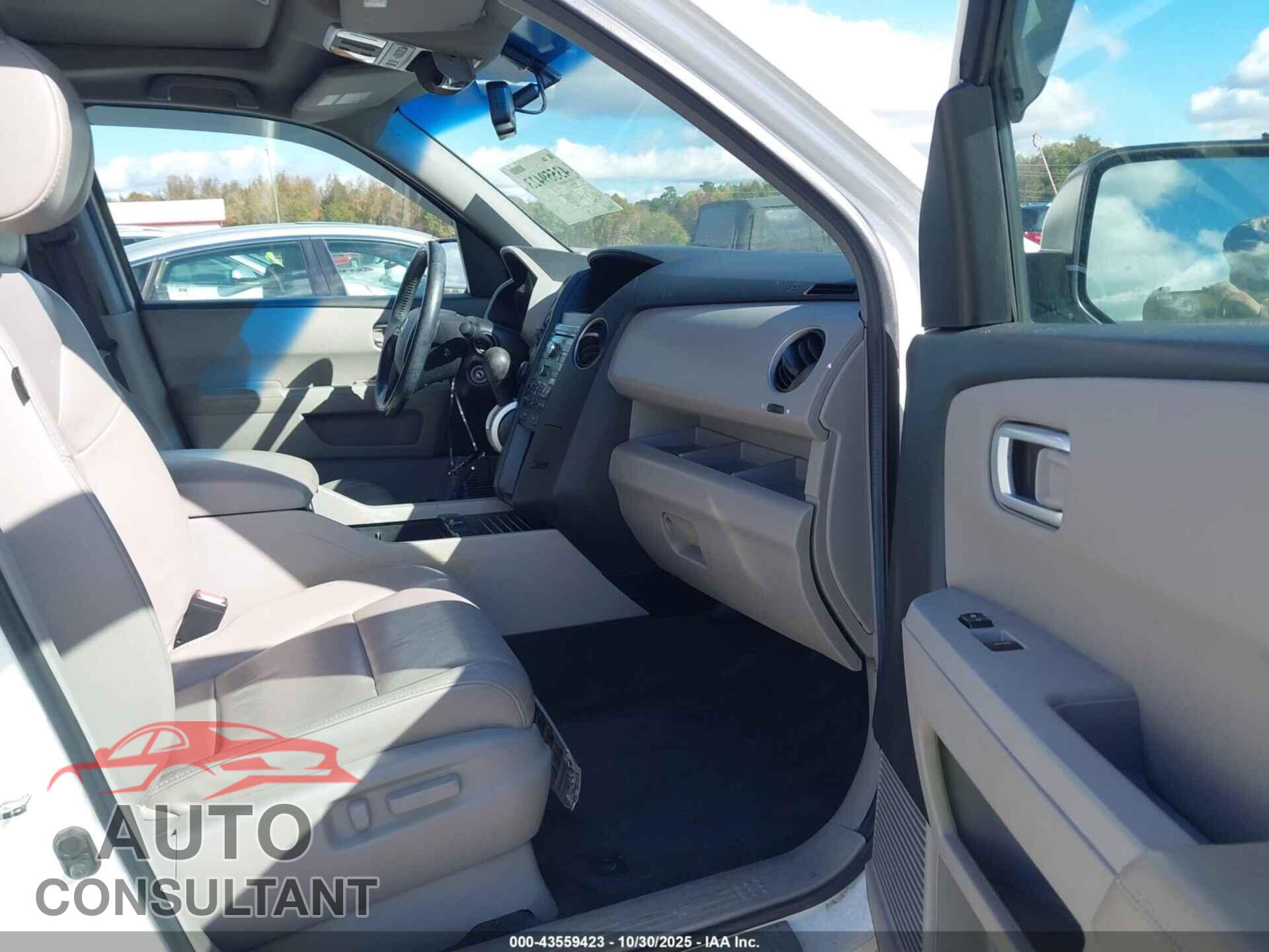 HONDA PILOT 2011 - 5FNYF4H50BB085970