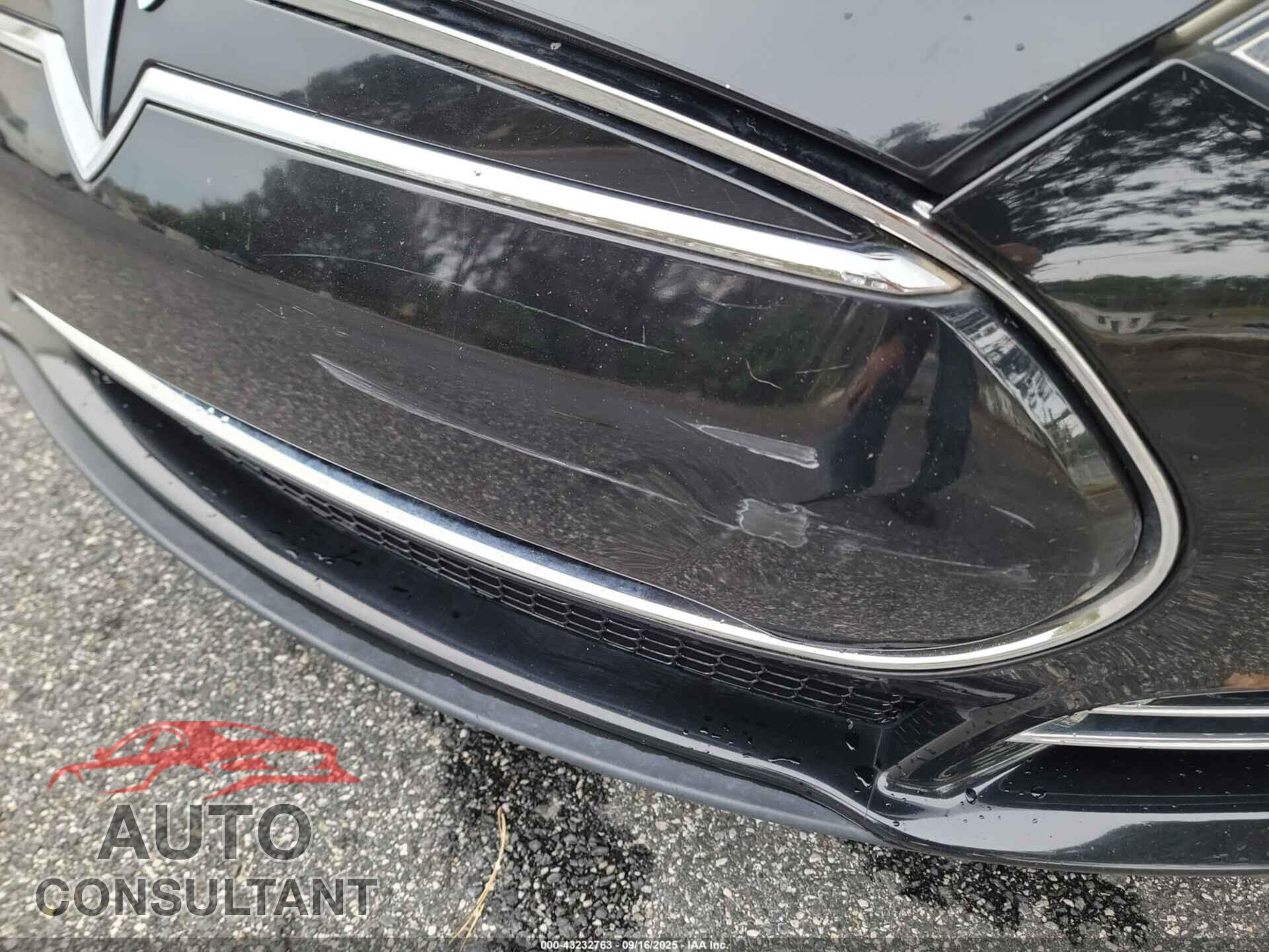 TESLA MODEL S 2013 - 5YJSA1CG0DFP15808