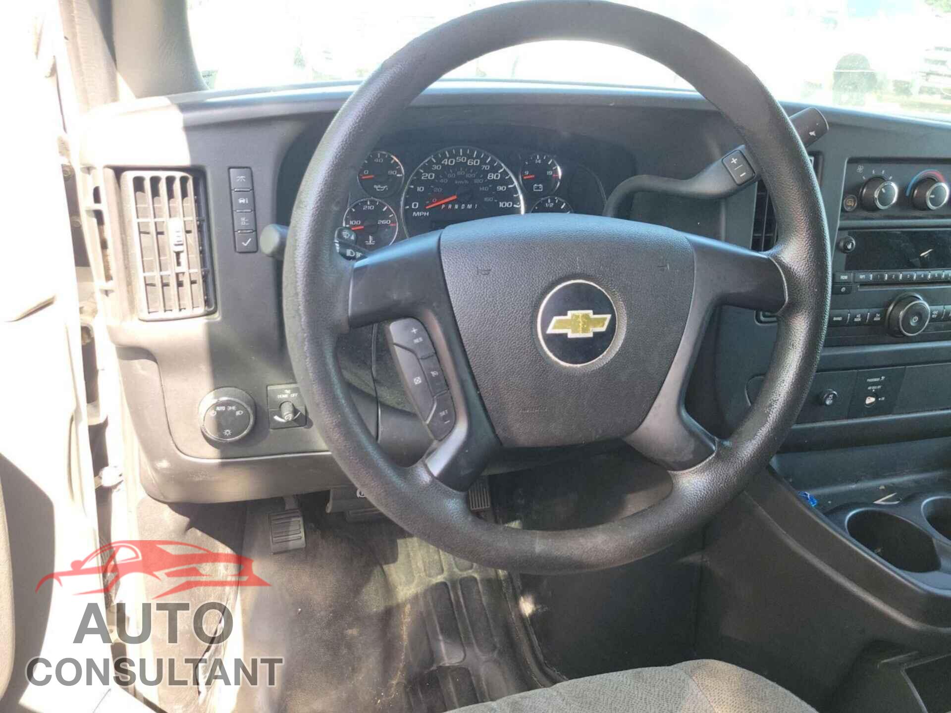CHEVROLET EXPRESS G2500 2013 - 1GCWGFCG3D1171634