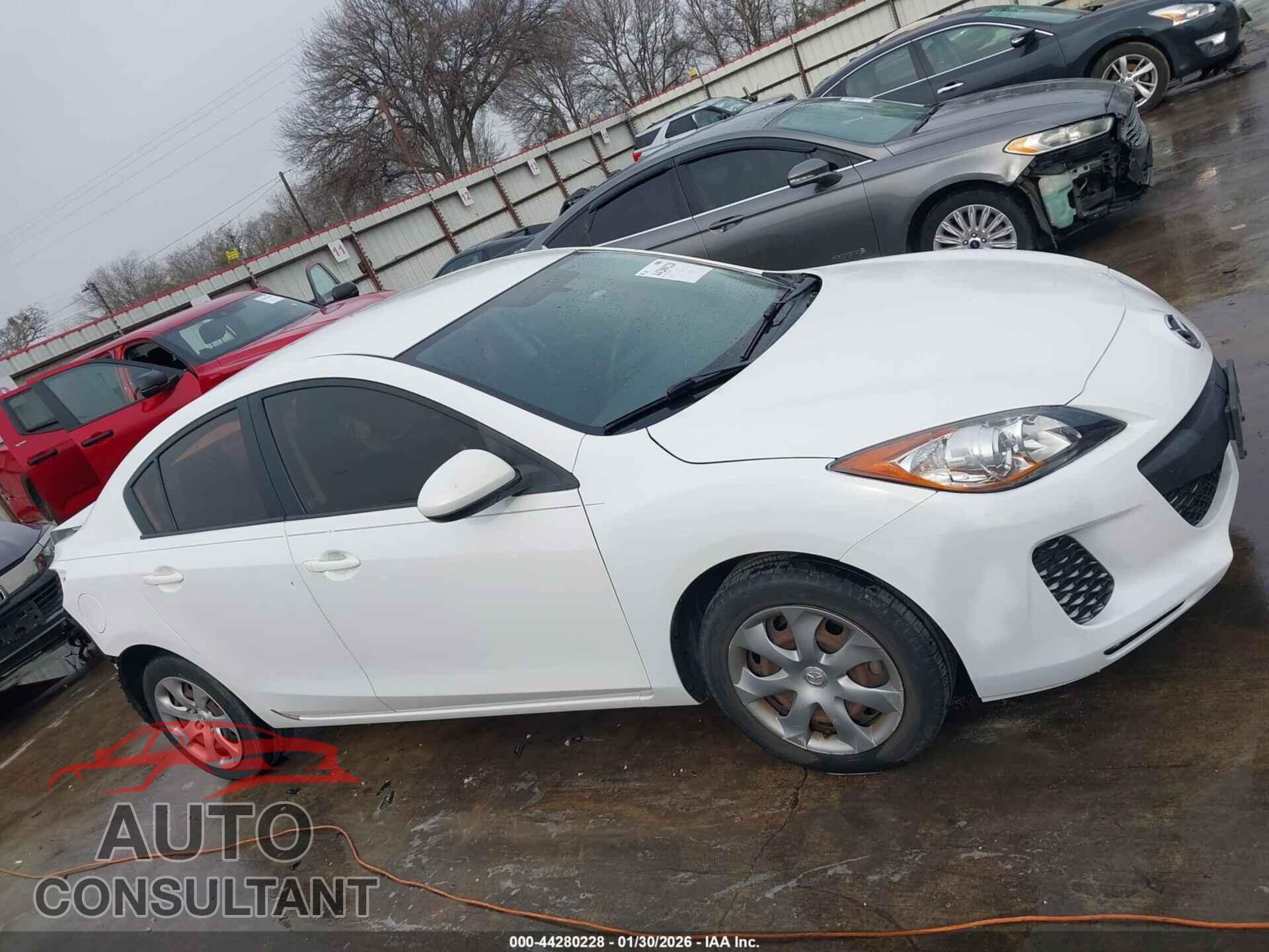 MAZDA MAZDA3 2013 - JM1BL1TF3D1846385