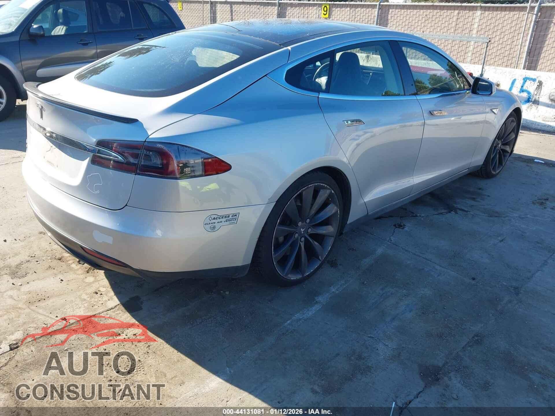 TESLA MODEL S 2012 - 5YJSA1DP2CFP02801