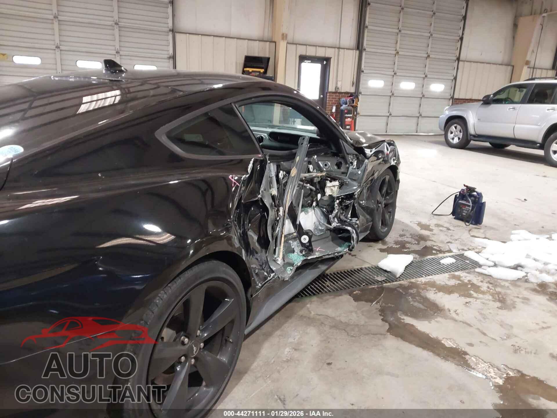 FORD MUSTANG 2021 - 1FA6P8TH4M5116872