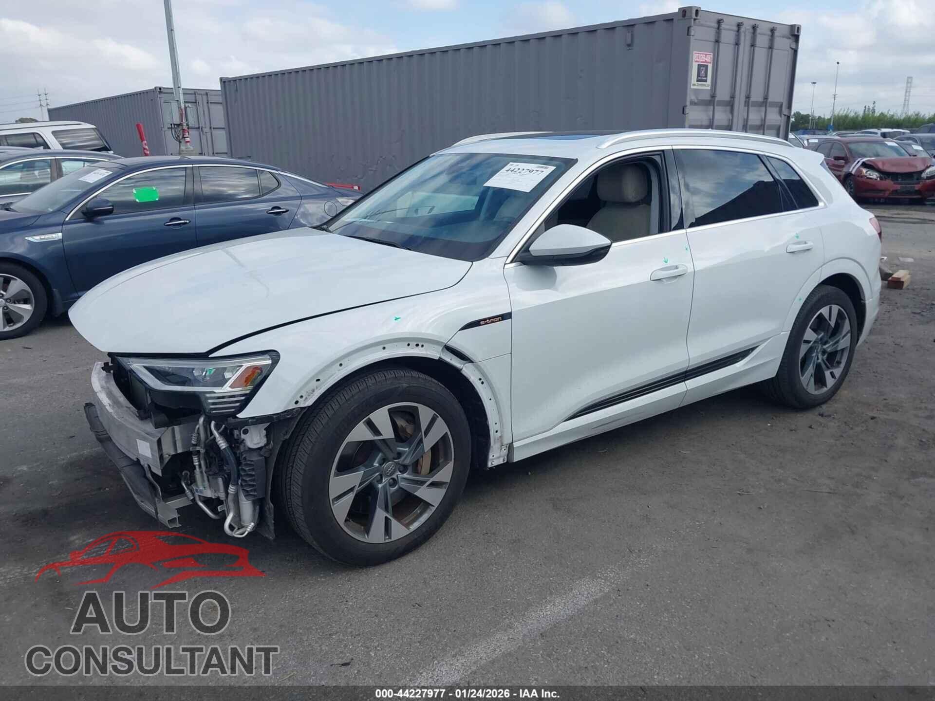 AUDI E-TRON 2021 - WA1AAAGE8MB000728