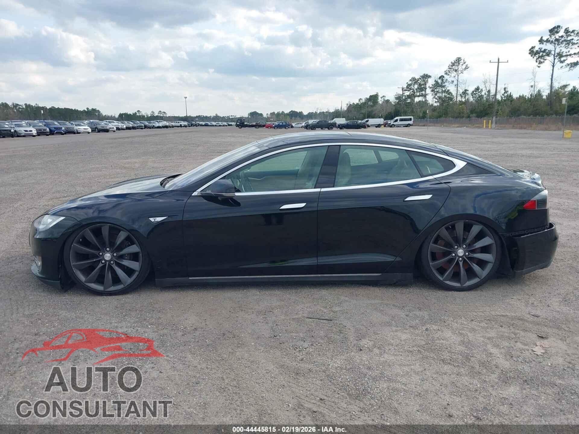 TESLA MODEL S 2013 - 5YJSA1AG3DFP04000