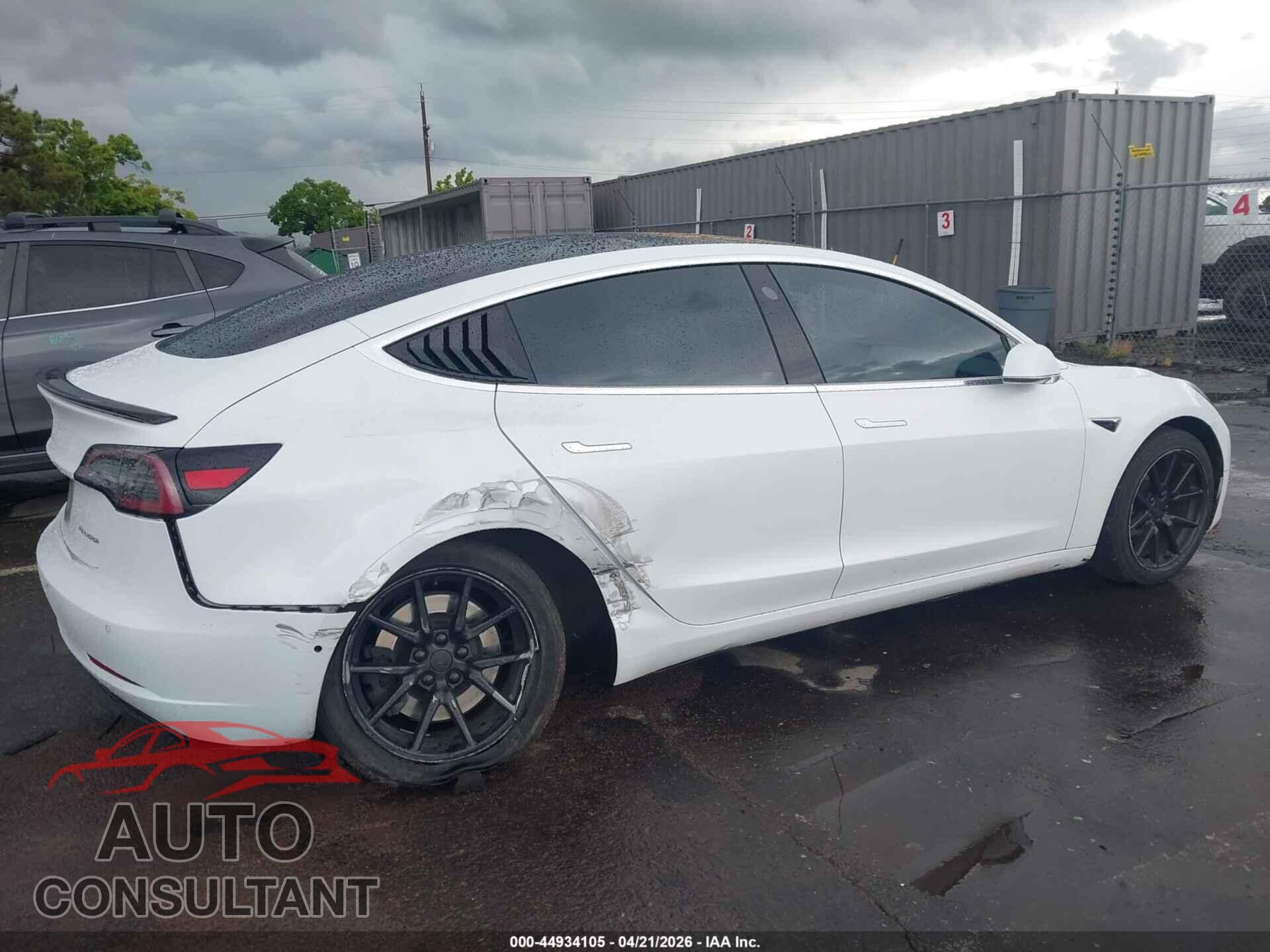 TESLA MODEL 3 2018 - 5YJ3E1EA6JF098671